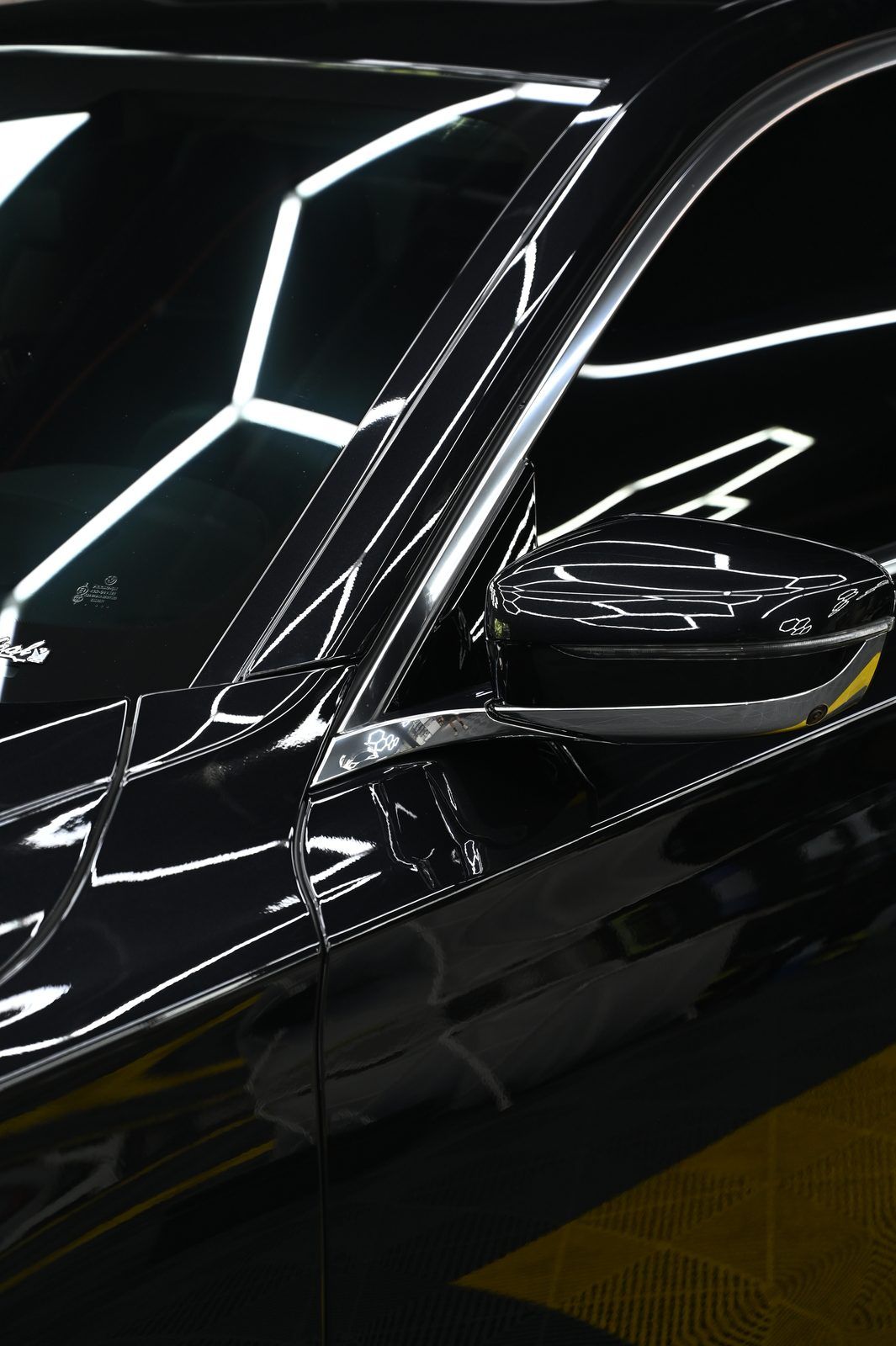 BMW 7 Series 漆面鍍膜完工與細節實拍 第 7 張（共 7 張）——捷匠淡水旗艦店施工實錄