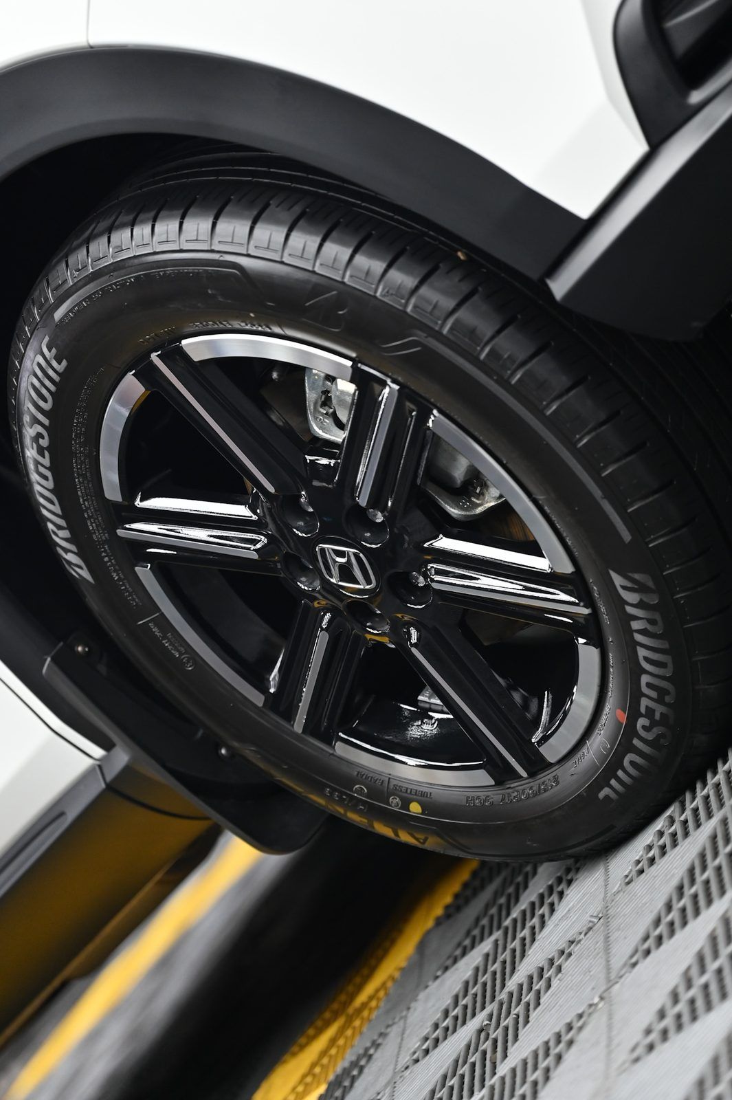 Honda HR-V 拋光與鍍膜完工與細節實拍 第 6 張（共 7 張）——捷匠施工實錄
