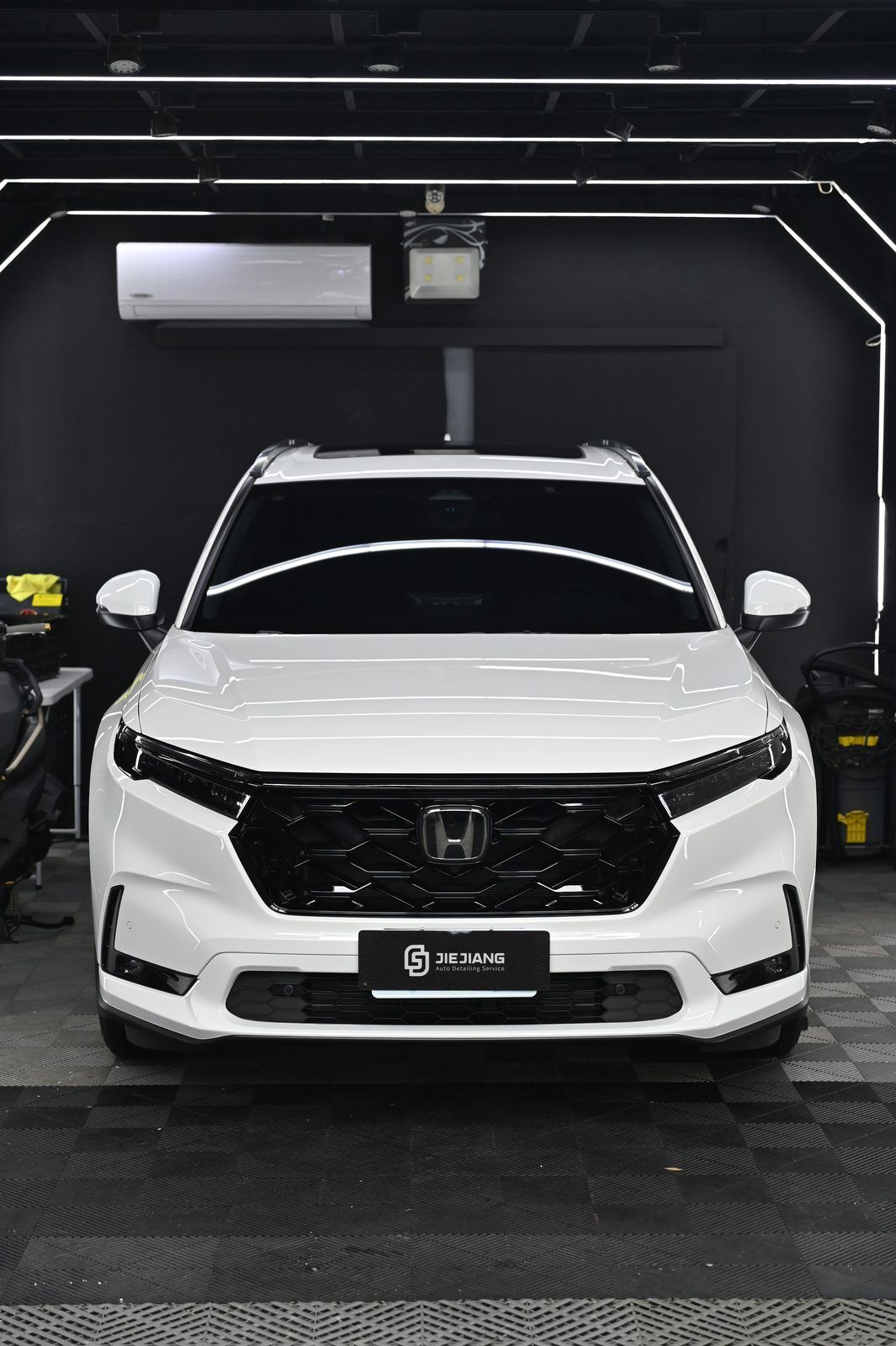 Honda CR-V 漆面鍍膜完工與細節實拍 第 1 張（共 7 張）——捷匠北投店施工實錄