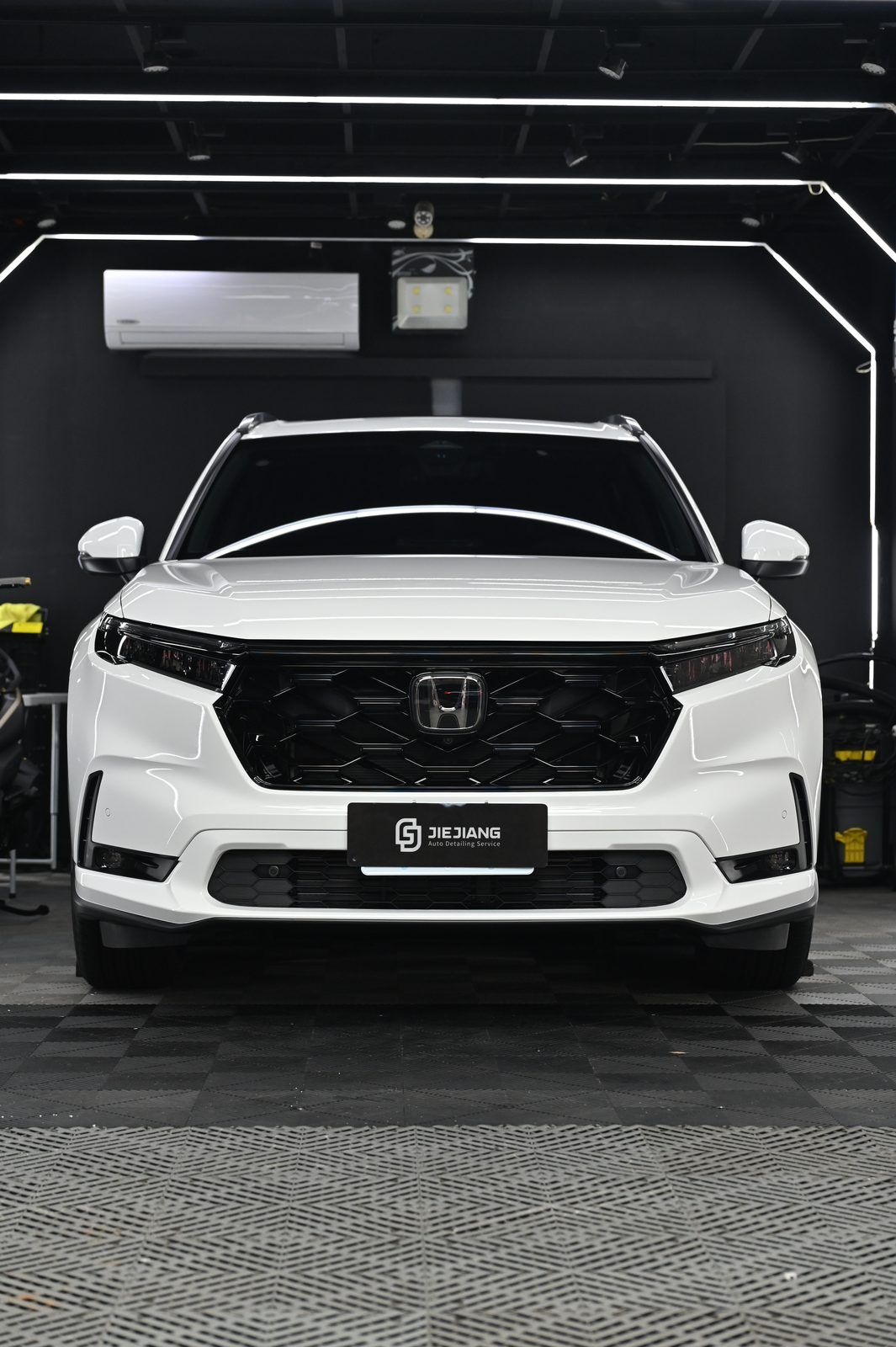 Honda CR-V 漆面鍍膜完工與細節實拍 第 4 張（共 7 張）——捷匠北投店施工實錄