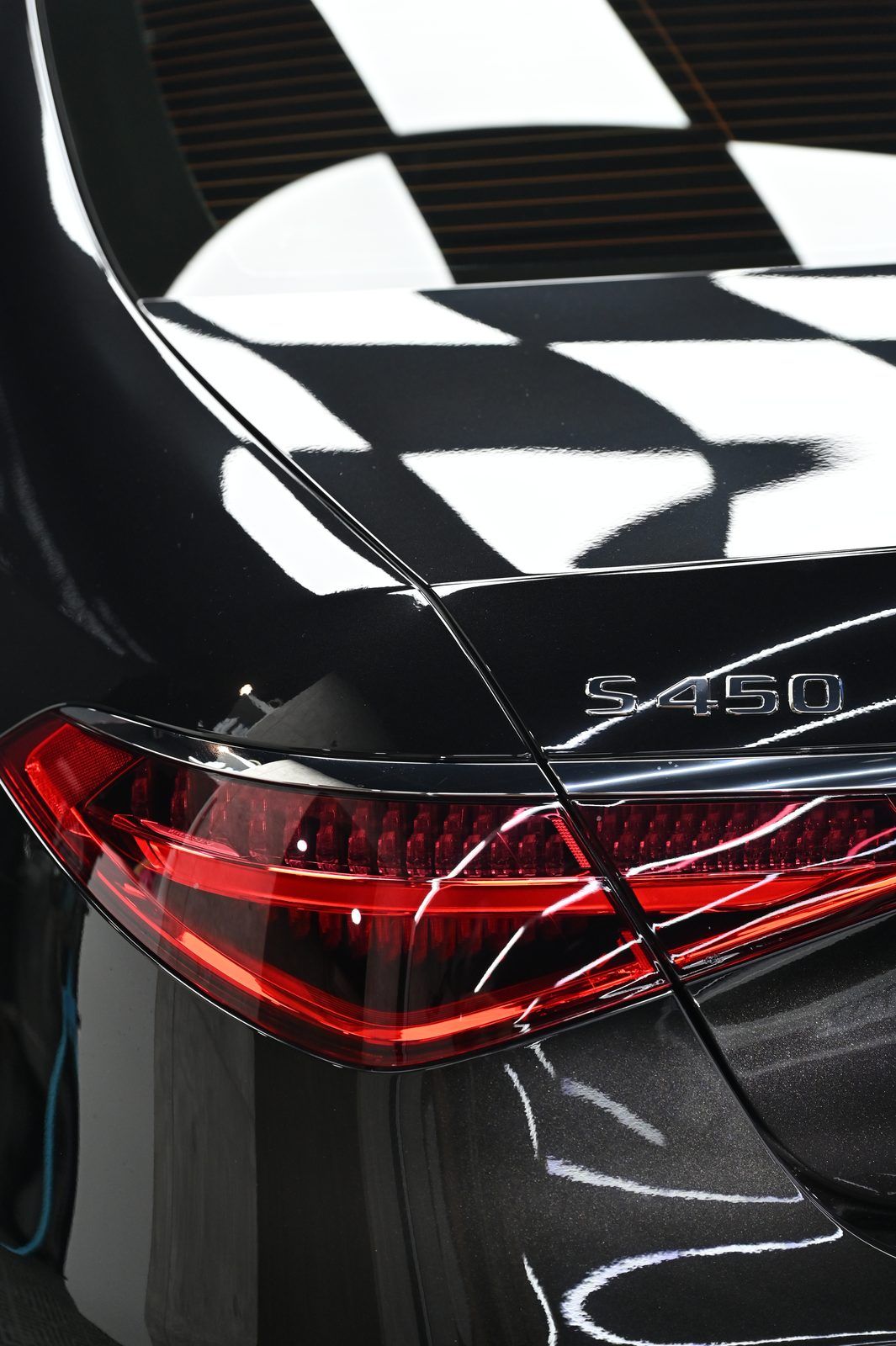 Mercedes-Benz S450 漆面鍍膜完工與細節實拍 第 4 張（共 7 張）——捷匠北投店施工實錄