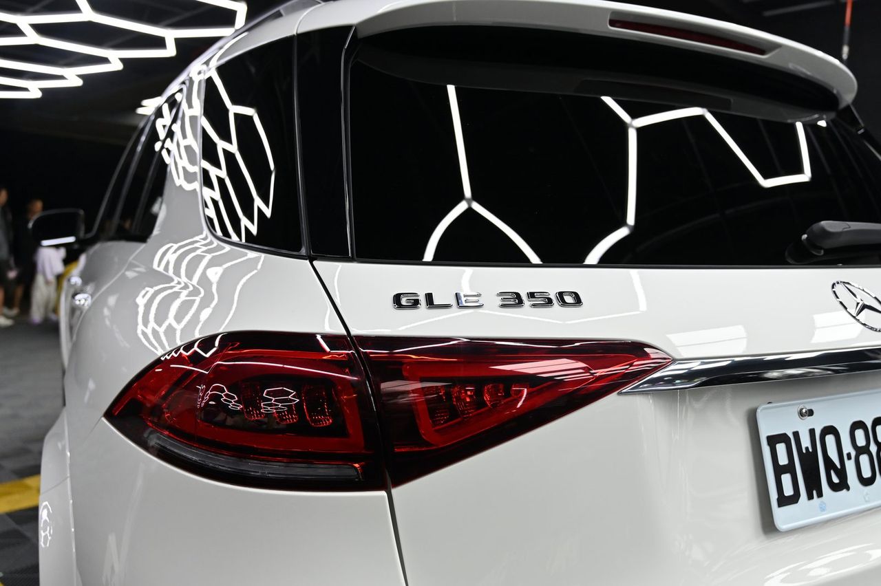 Mercedes-Benz GLE 350 漆面鍍膜完工與細節實拍 第 5 張（共 7 張）——捷匠淡水旗艦店施工實錄