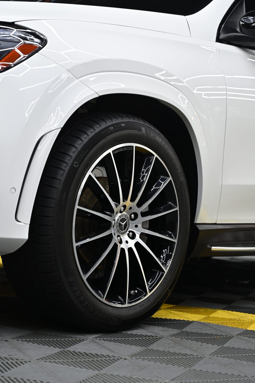 Mercedes-Benz GLE 350 漆面鍍膜完工與細節實拍 第 7 張（共 7 張）——捷匠淡水旗艦店施工實錄