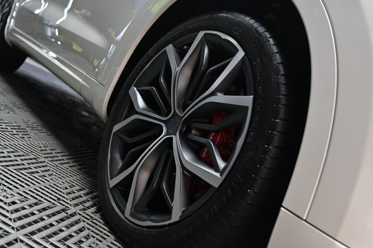 Maserati Levante 漆面鍍膜完工與細節實拍 第 4 張（共 7 張）——捷匠北投店施工實錄