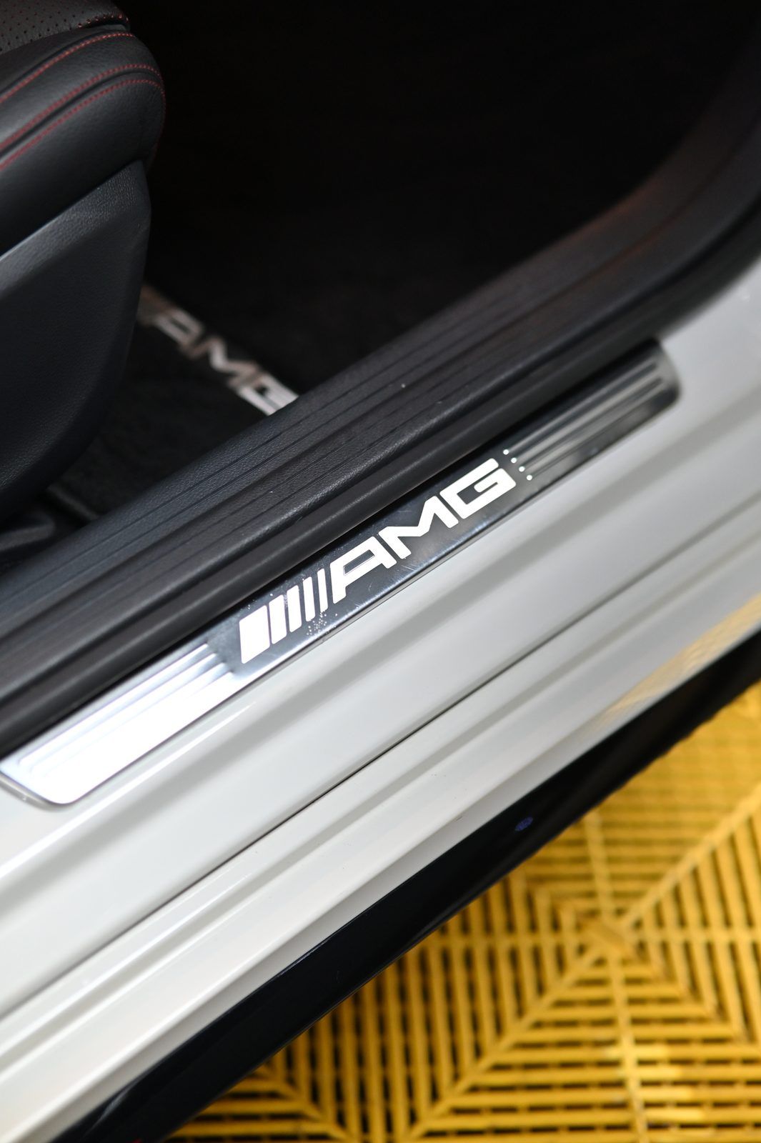 Mercedes-Benz CLA45 AMG 漆面鍍膜完工與細節實拍 第 6 張（共 7 張）——捷匠施工實錄
