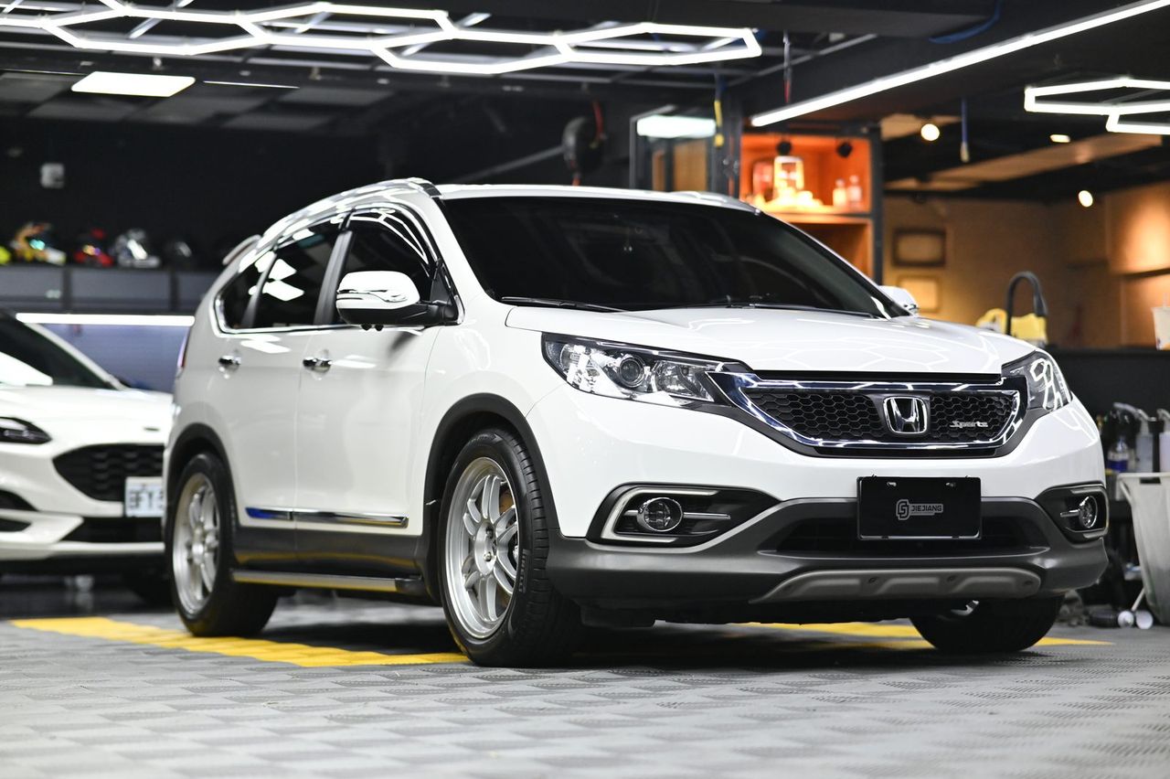 Honda CR-V 漆面鍍膜完工與細節實拍 第 2 張（共 7 張）——捷匠淡水旗艦店施工實錄