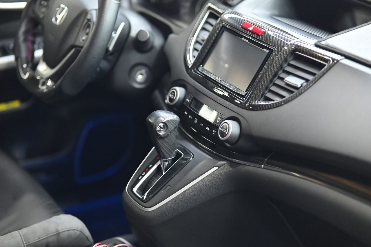 Honda CR-V 漆面鍍膜完工與細節實拍 第 4 張（共 7 張）——捷匠淡水旗艦店施工實錄