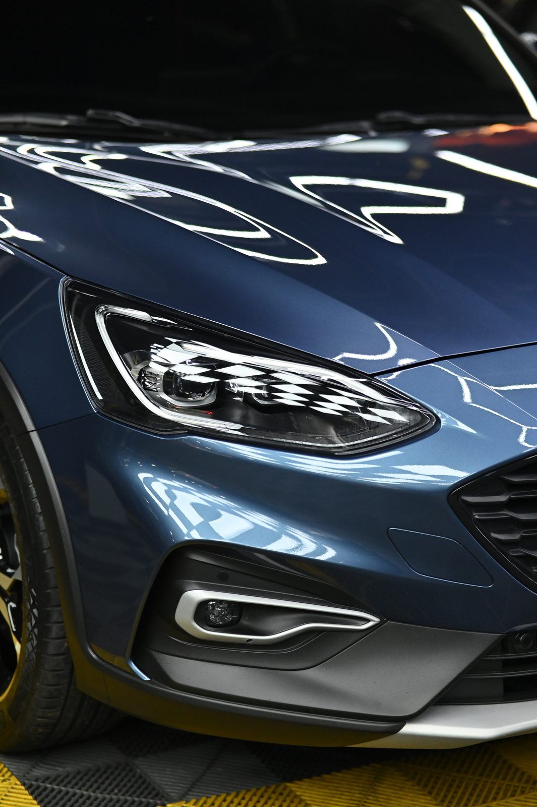 Ford Focus 漆面鍍膜完工與細節實拍 第 5 張（共 7 張）——捷匠淡水旗艦店施工實錄