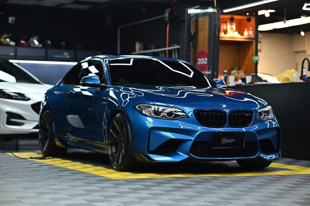BMW M2 漆面鍍膜完工與細節實拍 第 1 張（共 7 張）——捷匠淡水旗艦店施工實錄
