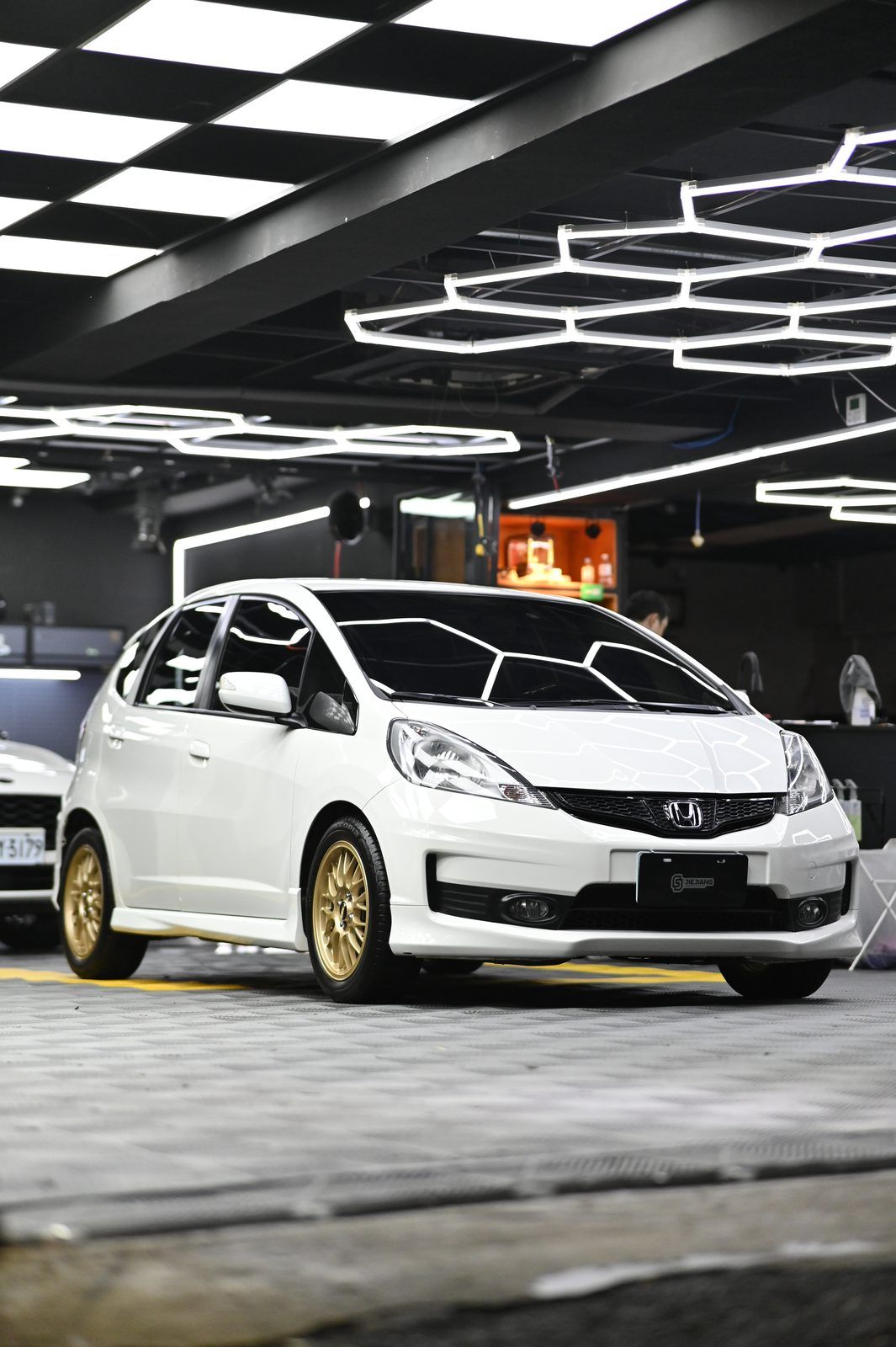 Honda Fit 漆面鍍膜完工與細節實拍 第 5 張（共 7 張）——捷匠淡水旗艦店施工實錄