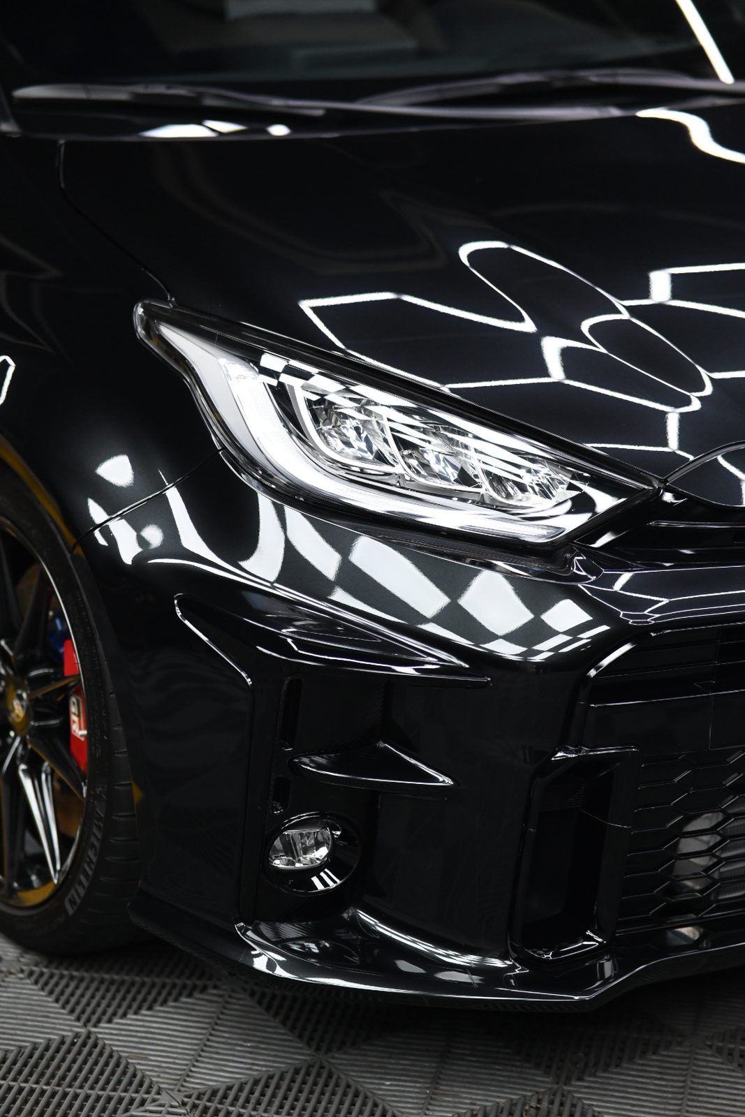 Toyota GR Yaris 漆面鍍膜完工與細節實拍 第 4 張（共 7 張）——捷匠施工實錄