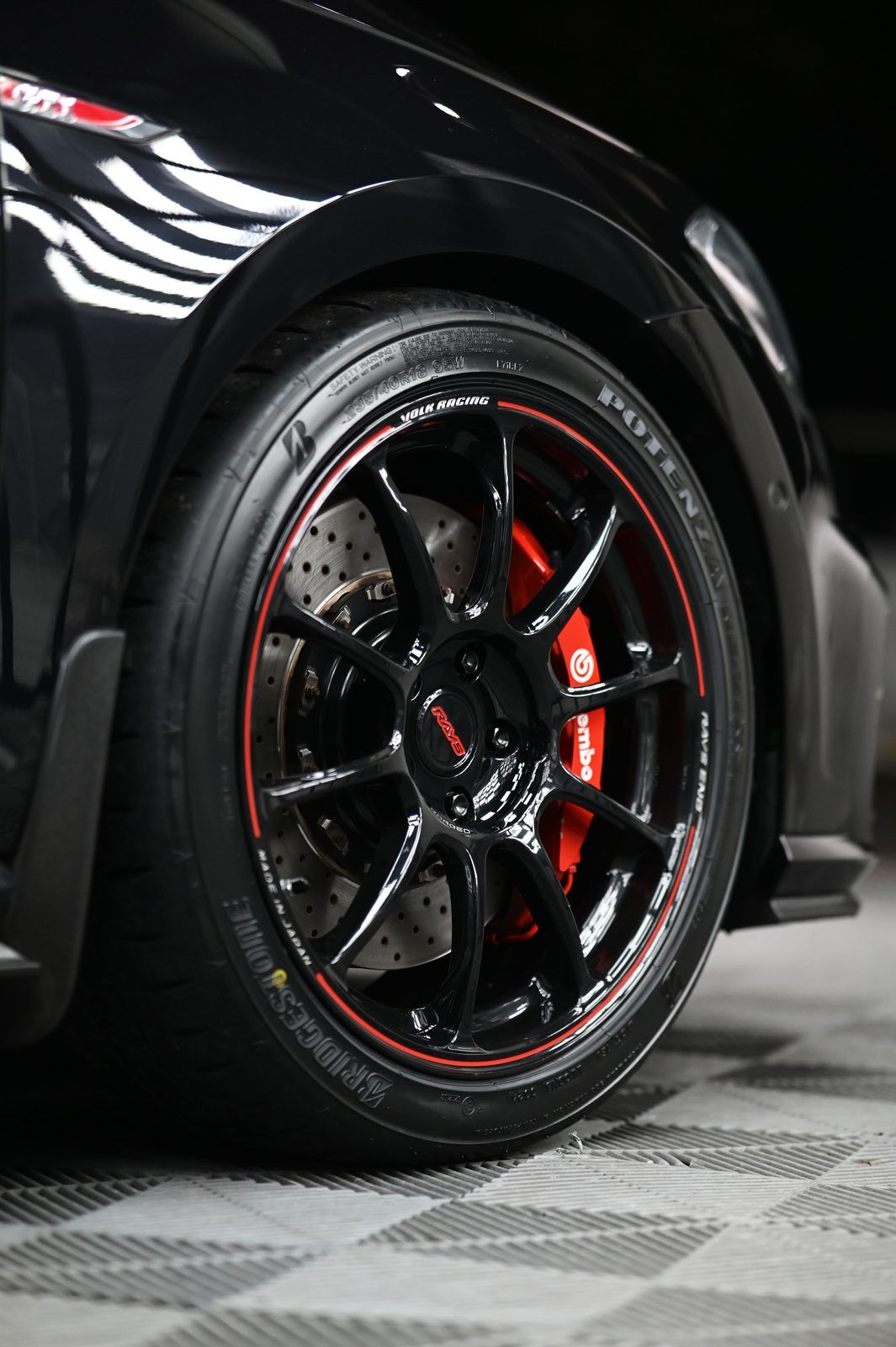 VW Golf GTI 漆面鍍膜完工與細節實拍 第 4 張（共 7 張）——捷匠施工實錄