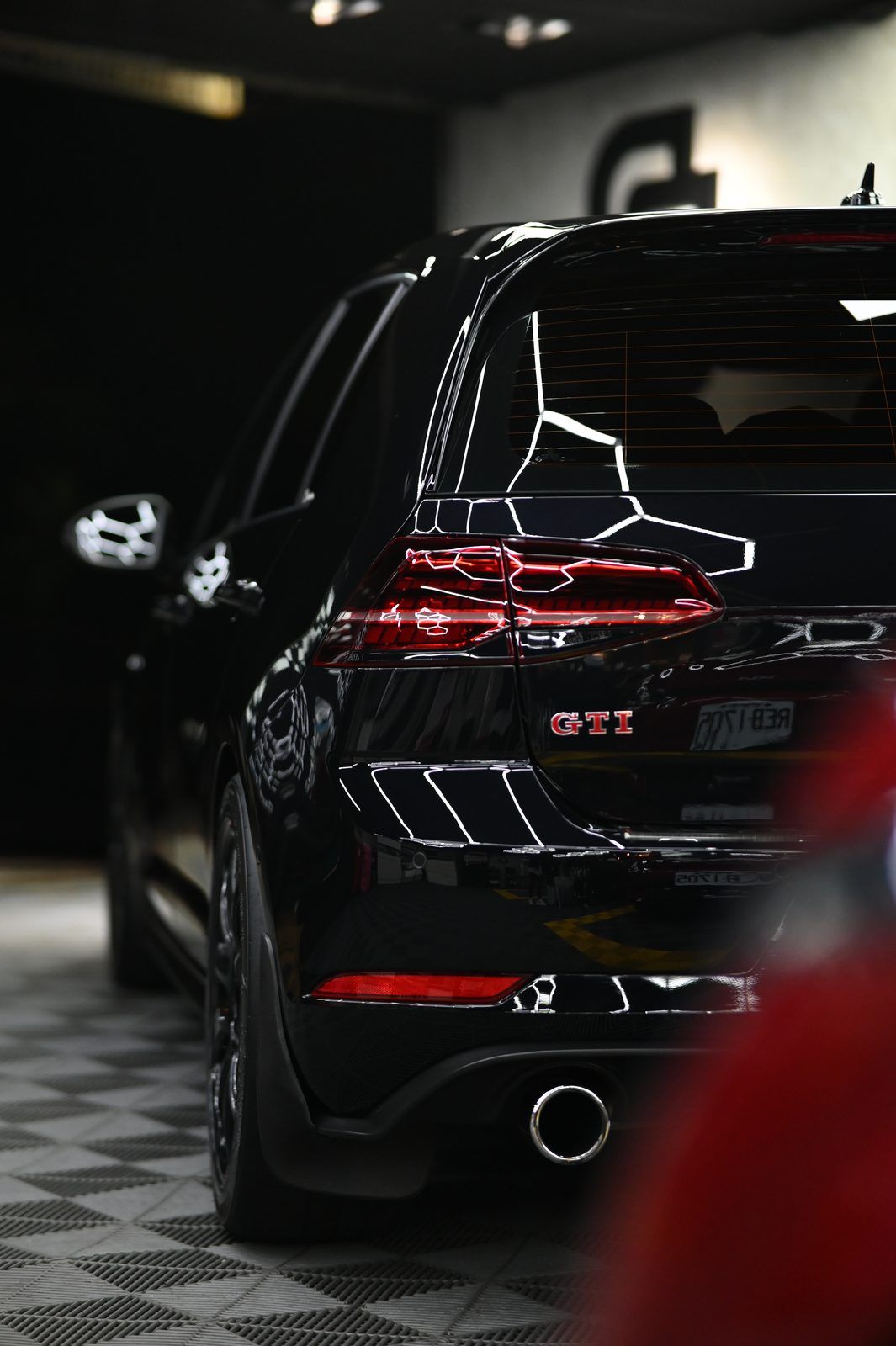 VW Golf GTI 漆面鍍膜完工與細節實拍 第 6 張（共 7 張）——捷匠施工實錄