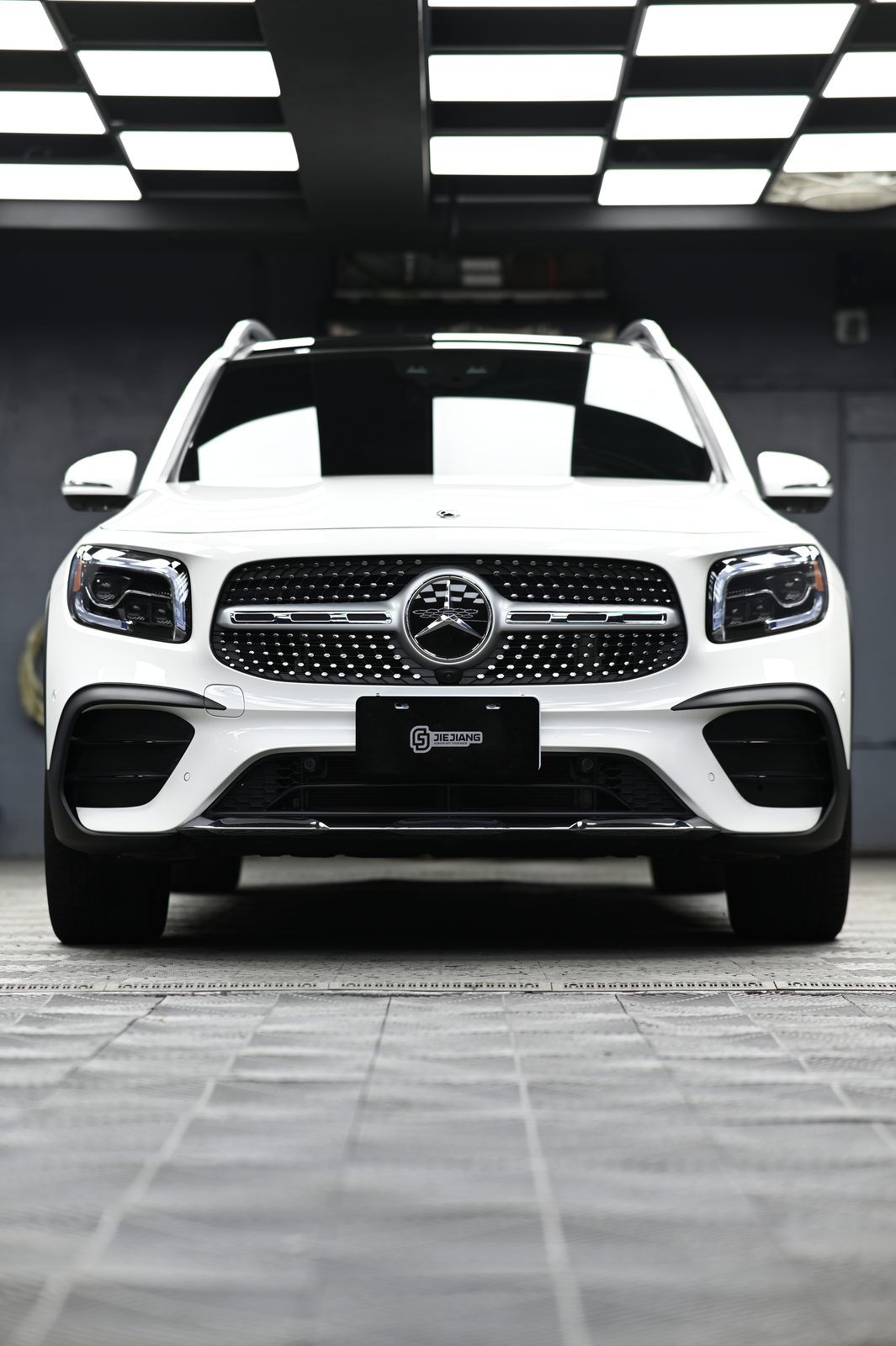 Mercedes-Benz GLB 250 漆面鍍膜完工與細節實拍 第 3 張（共 7 張）——捷匠施工實錄