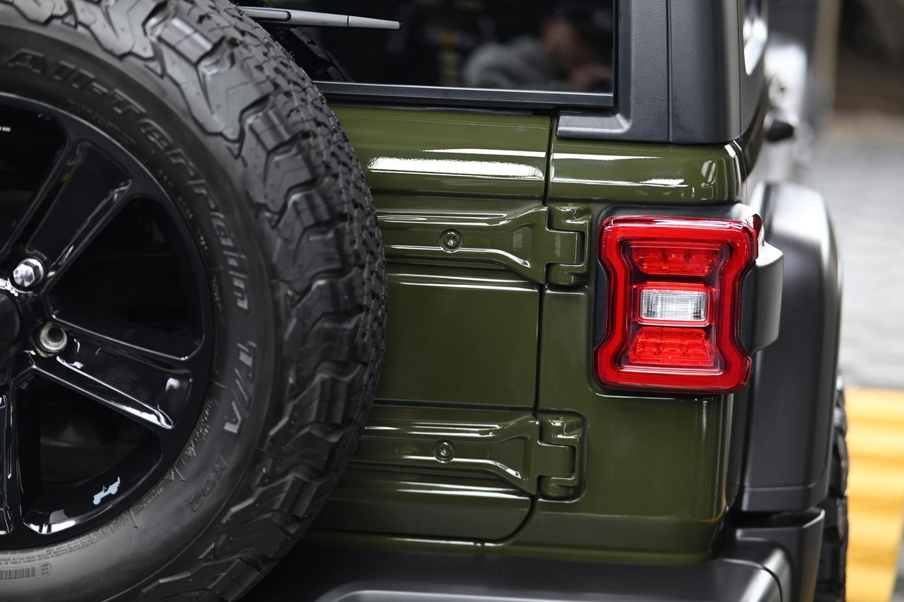 Jeep Wrangler 漆面鍍膜完工與細節實拍 第 2 張（共 7 張）——捷匠施工實錄