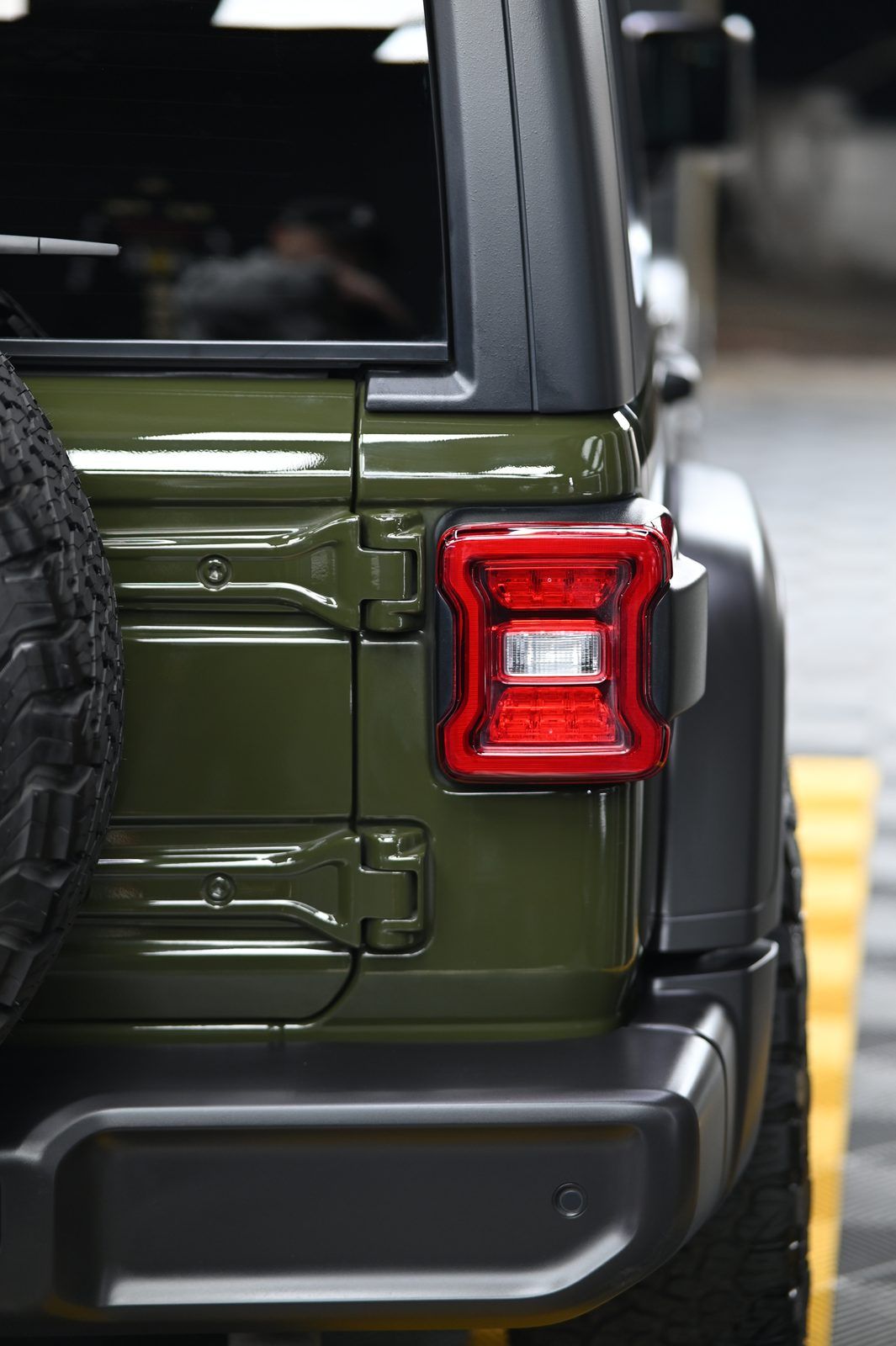 Jeep Wrangler 漆面鍍膜完工與細節實拍 第 3 張（共 7 張）——捷匠施工實錄