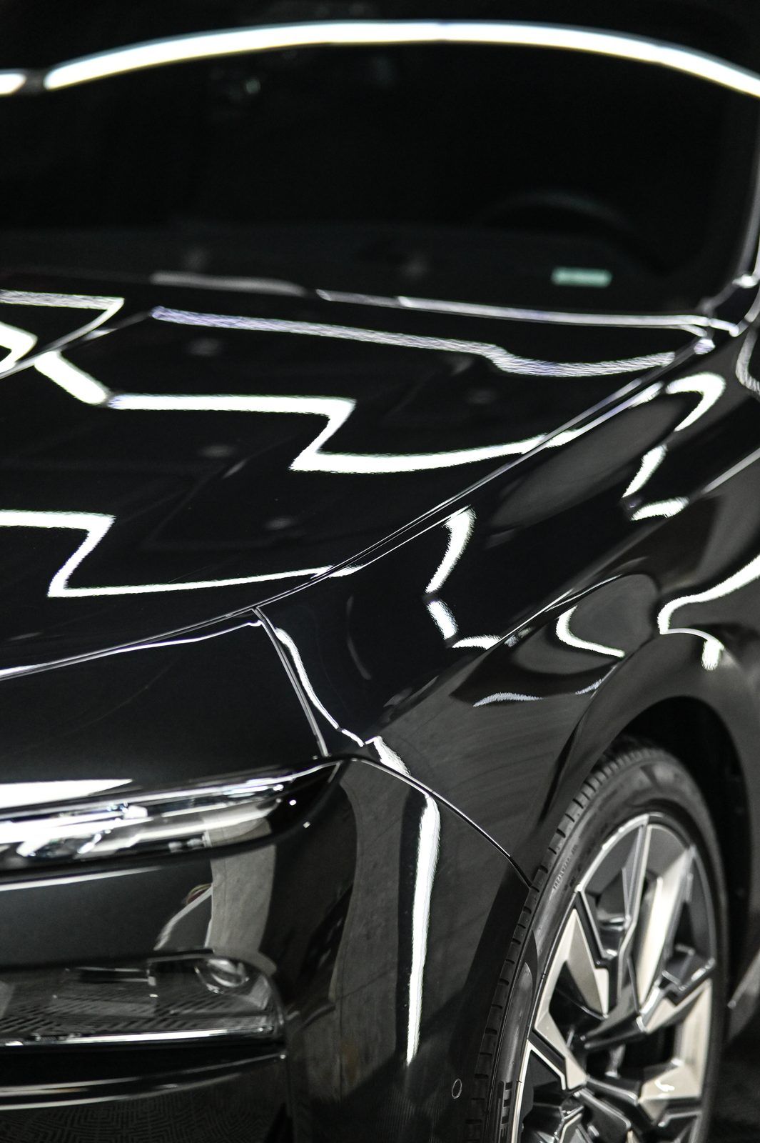 BMW 7 Series 拋光與鍍膜完工與細節實拍 第 7 張（共 7 張）——捷匠北投店施工實錄
