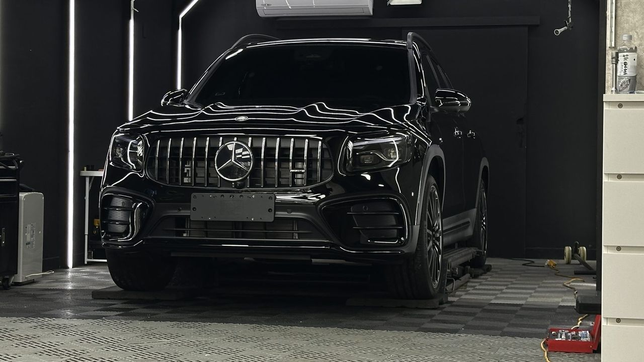 Mercedes-Benz GLB 漆面鍍膜完工與細節實拍 第 1 張（共 7 張）——捷匠北投店施工實錄