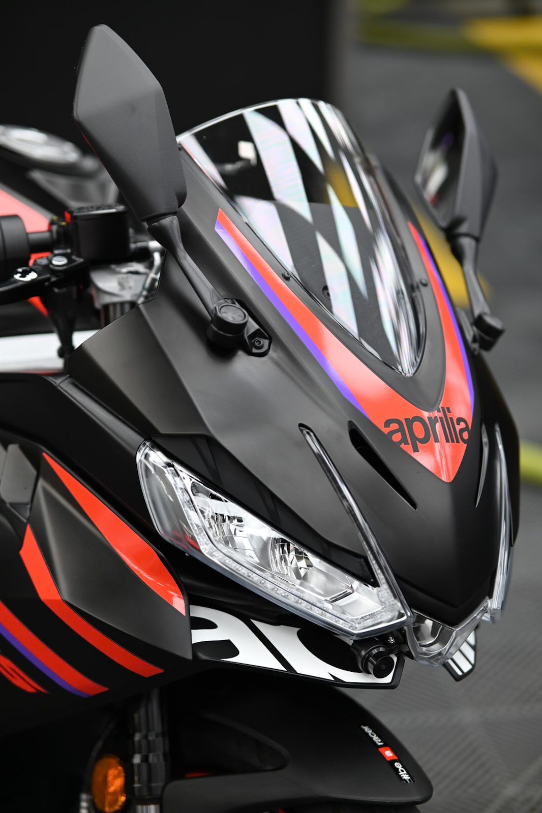 Aprilia 機車美容完工與細節實拍 第 3 張（共 7 張）——捷匠淡水旗艦店施工實錄