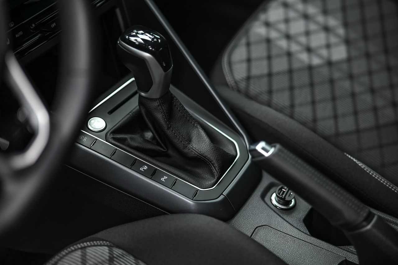 VW Polo 漆面鍍膜完工與細節實拍 第 7 張（共 7 張）——捷匠淡水旗艦店施工實錄