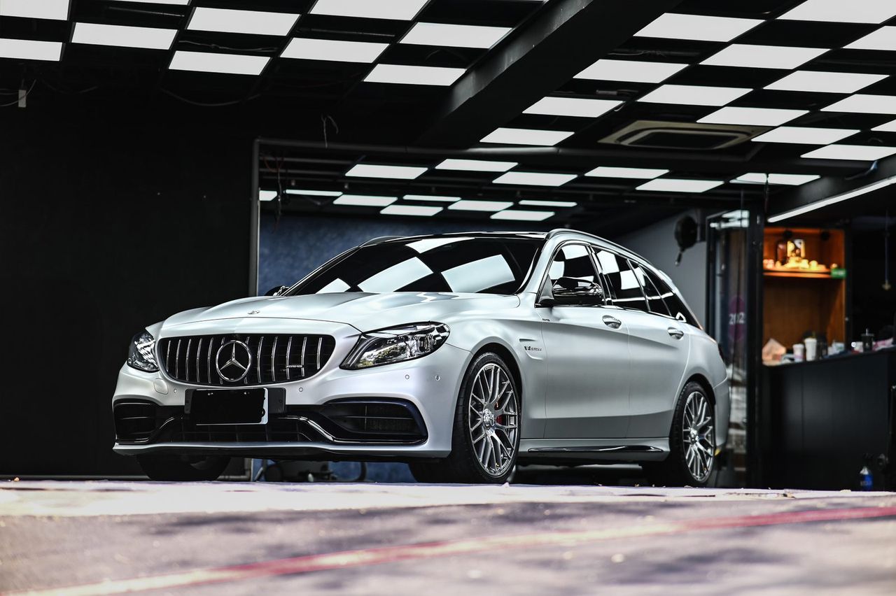 Mercedes-Benz C63 S 漆面鍍膜完工與細節實拍 第 2 張（共 7 張）——捷匠施工實錄