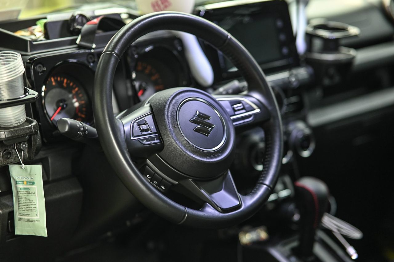 Suzuki Jimny 漆面鍍膜完工與細節實拍 第 6 張（共 7 張）——捷匠施工實錄