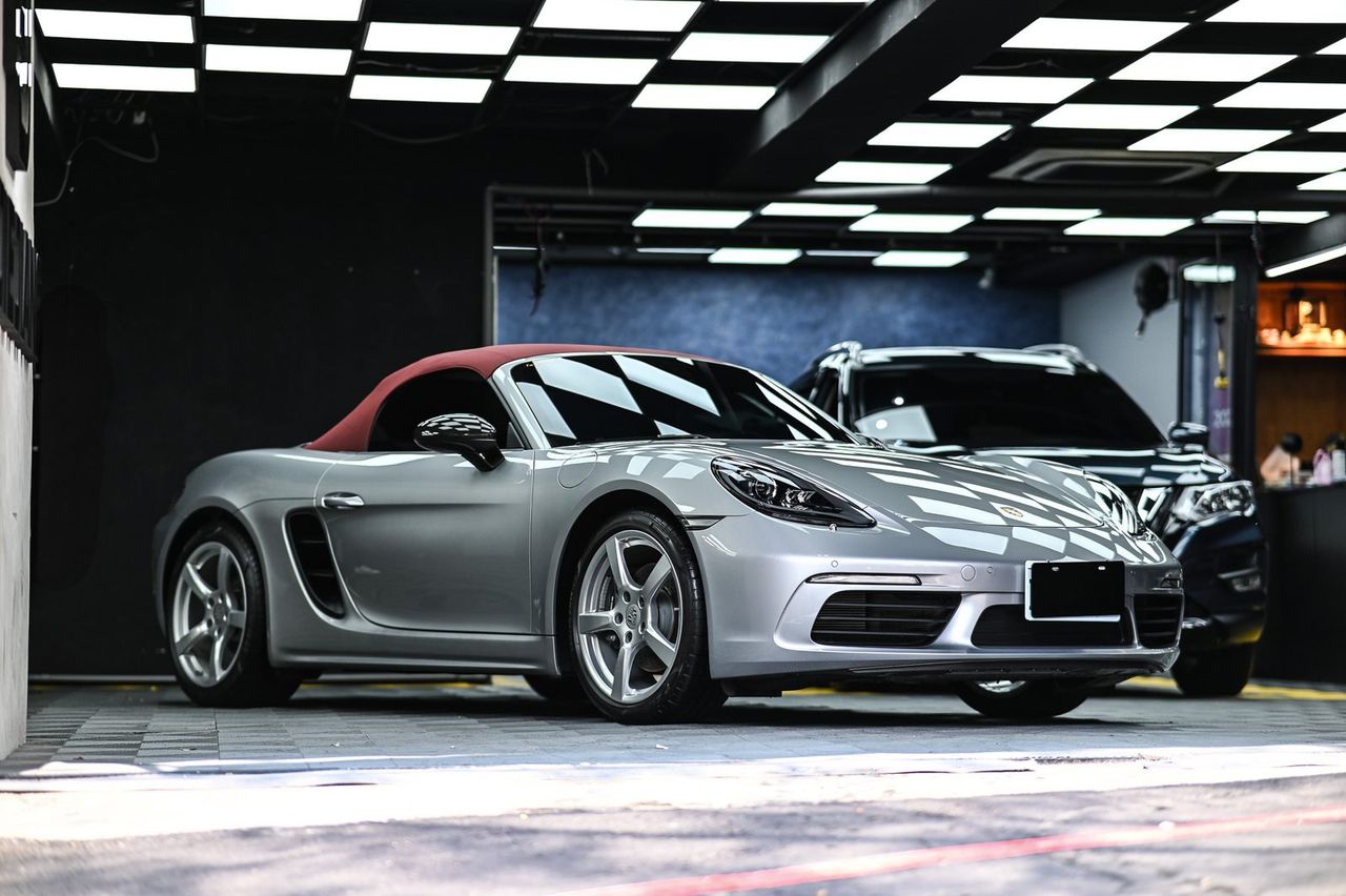 Porsche 718 Boxster 漆面鍍膜完工與細節實拍 第 2 張（共 7 張）——捷匠施工實錄