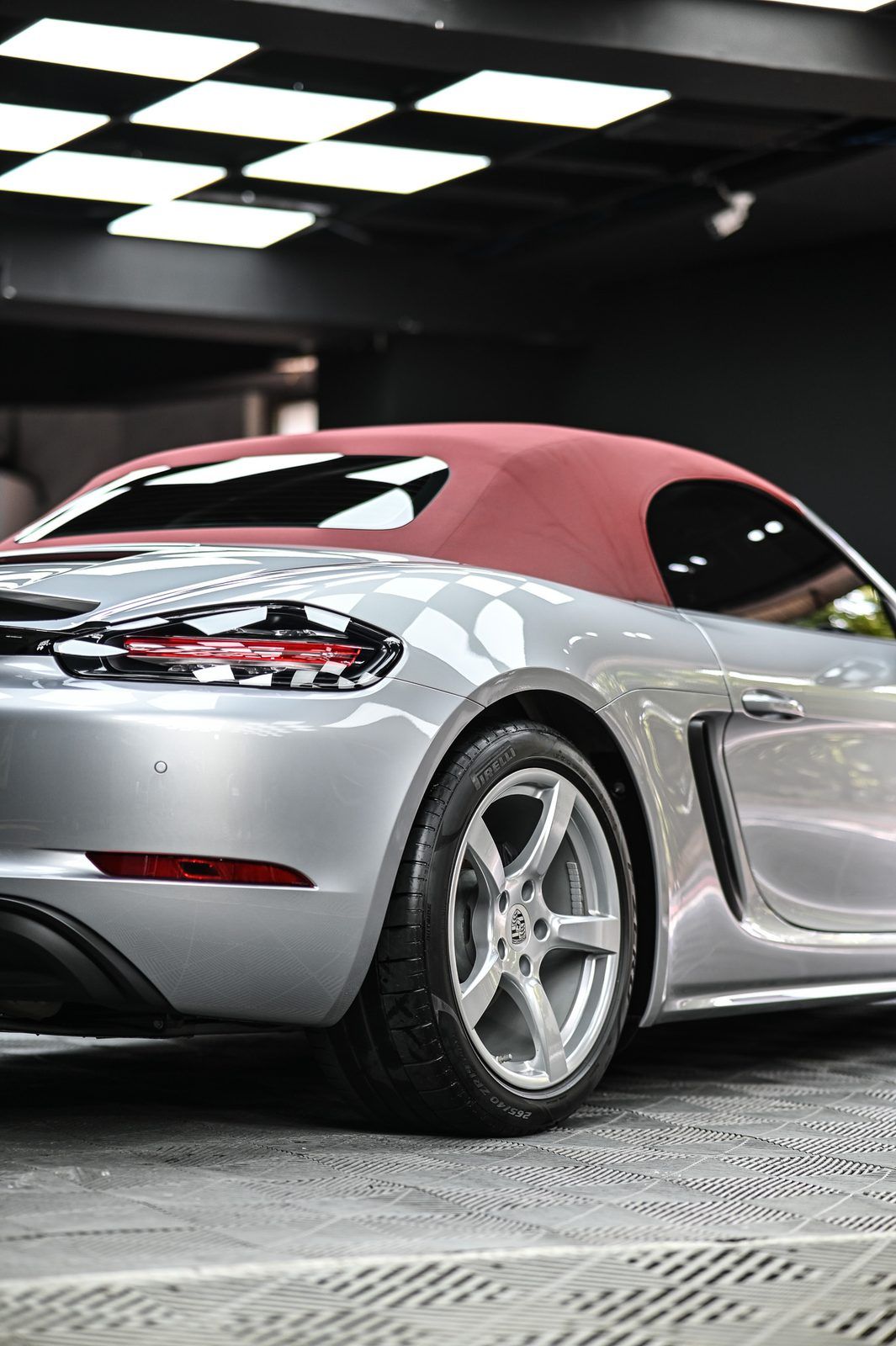 Porsche 718 Boxster 漆面鍍膜完工與細節實拍 第 4 張（共 7 張）——捷匠施工實錄