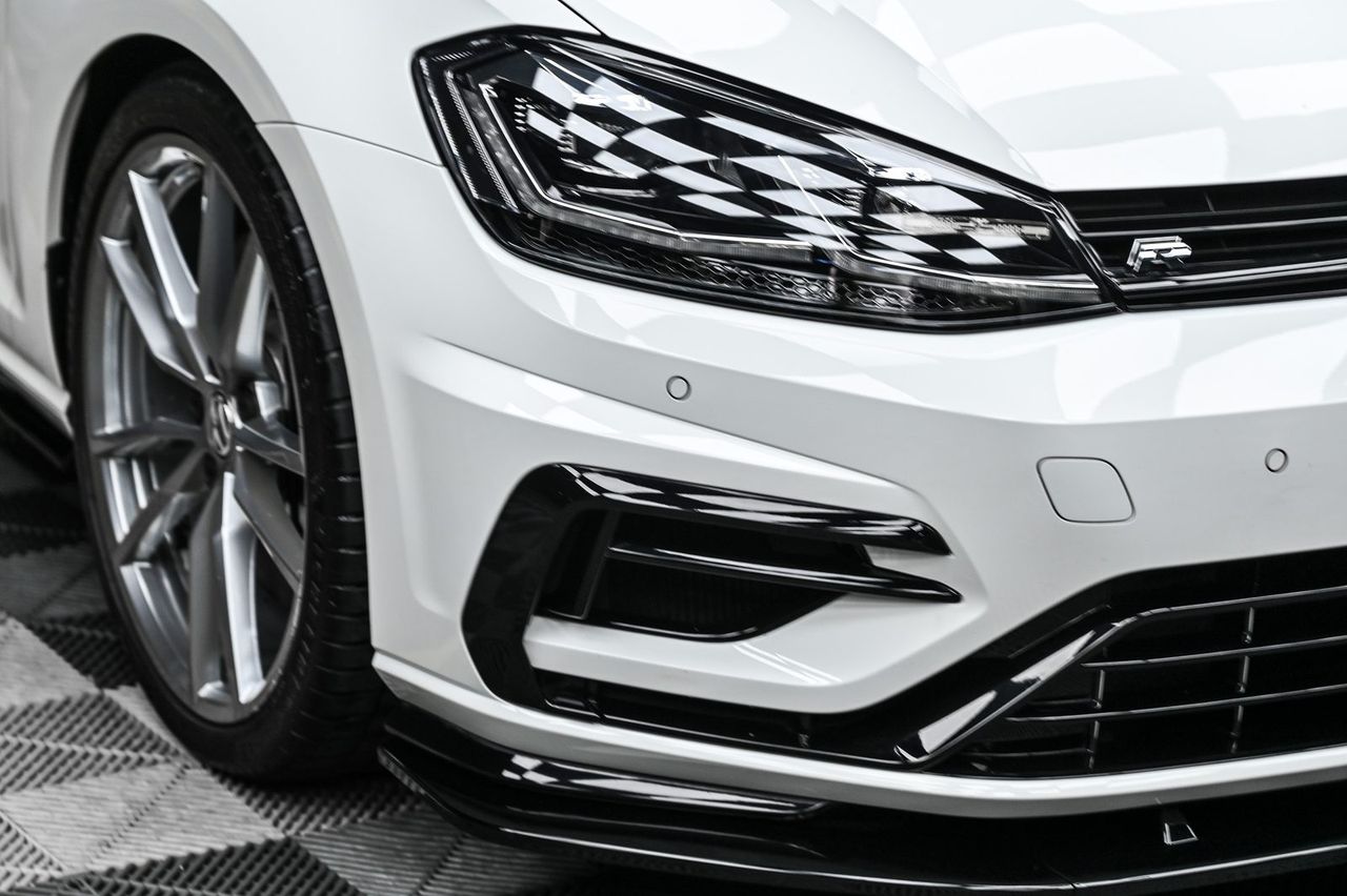 VW Golf R 漆面鍍膜完工與細節實拍 第 1 張（共 7 張）——捷匠淡水旗艦店施工實錄
