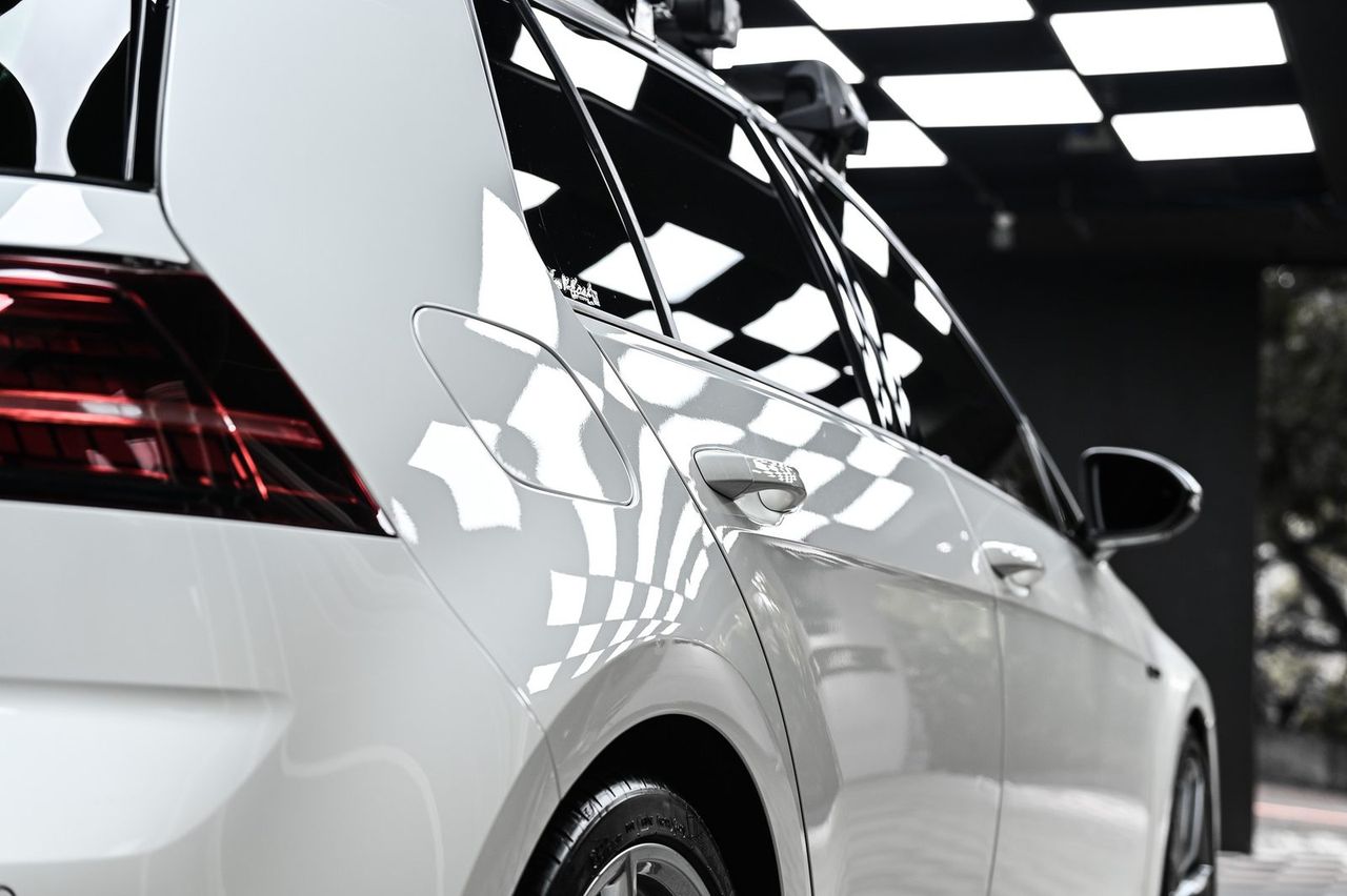 VW Golf R 漆面鍍膜完工與細節實拍 第 6 張（共 7 張）——捷匠淡水旗艦店施工實錄