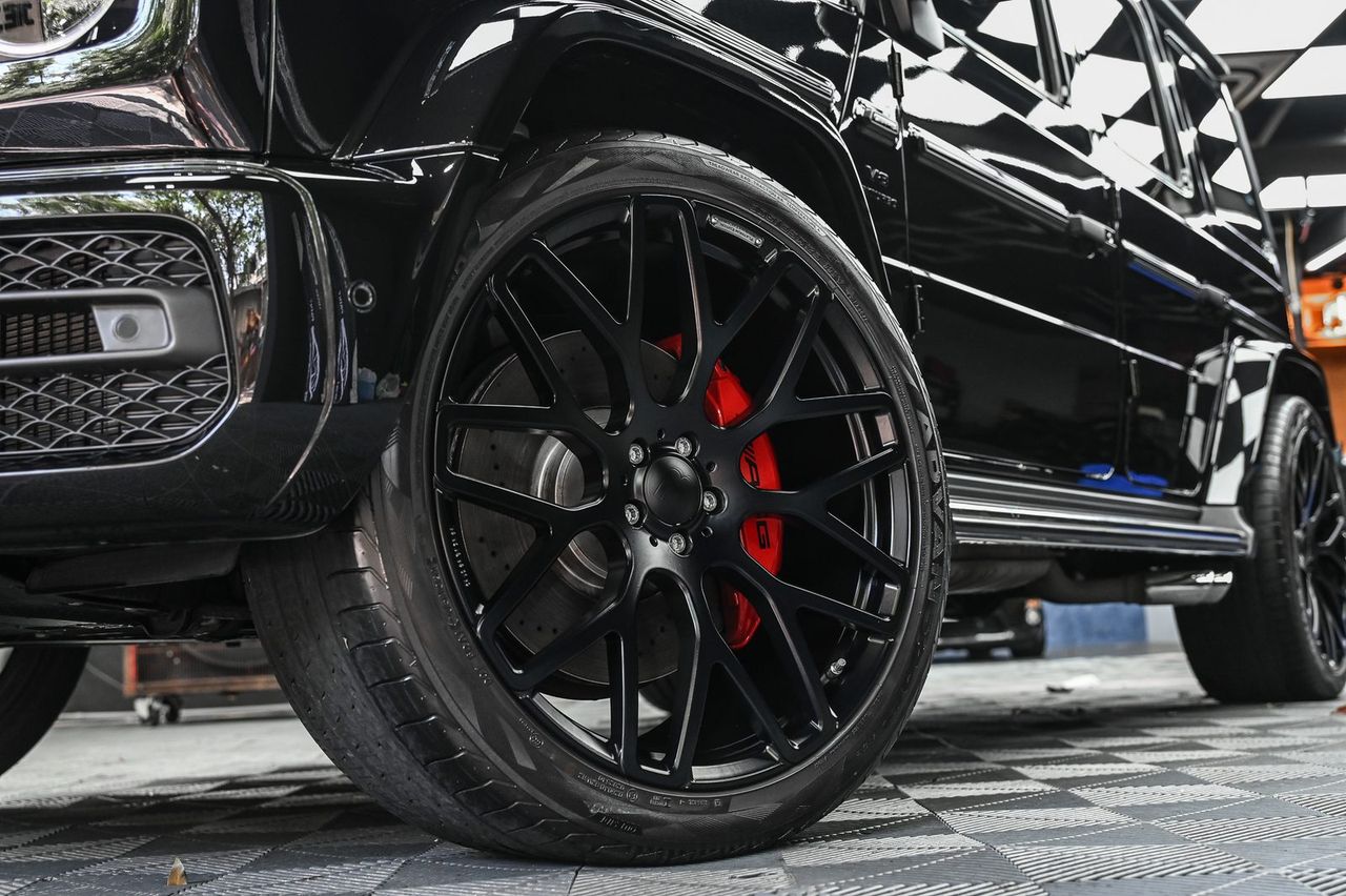 Mercedes-Benz G-Class 漆面鍍膜完工與細節實拍 第 4 張（共 7 張）——捷匠淡水旗艦店施工實錄