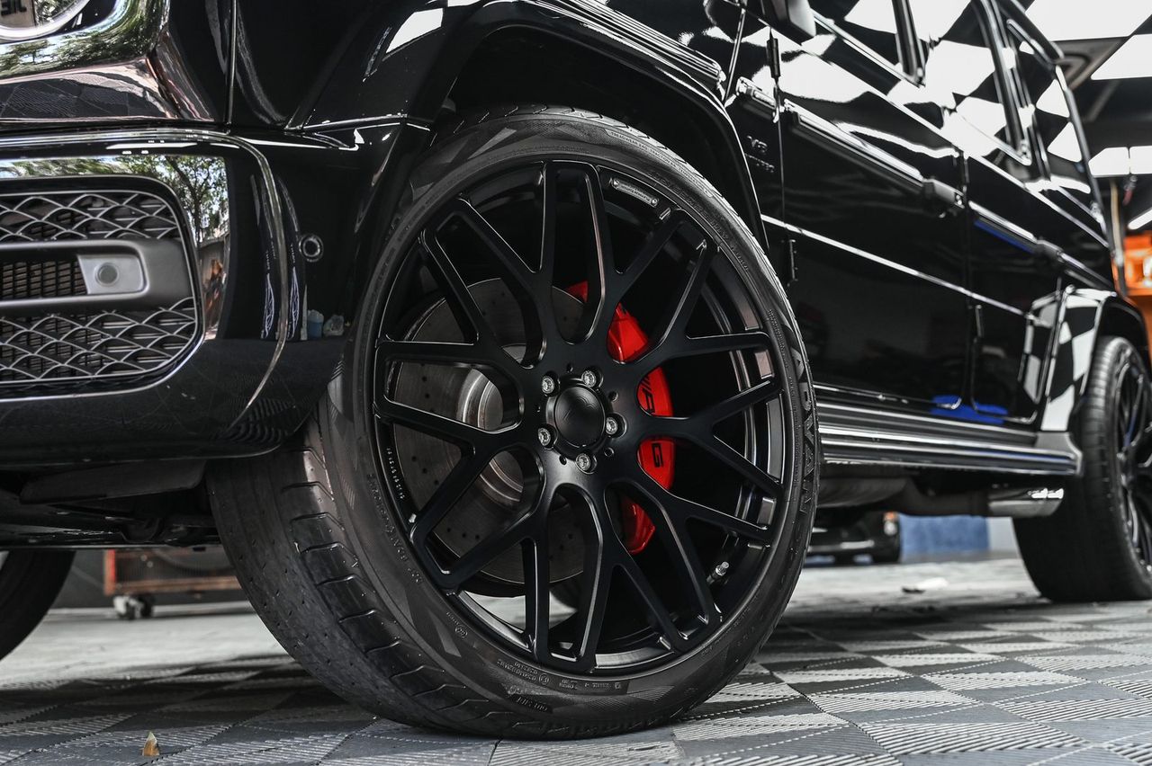 Mercedes-Benz G-Class 漆面鍍膜完工與細節實拍 第 5 張（共 7 張）——捷匠淡水旗艦店施工實錄