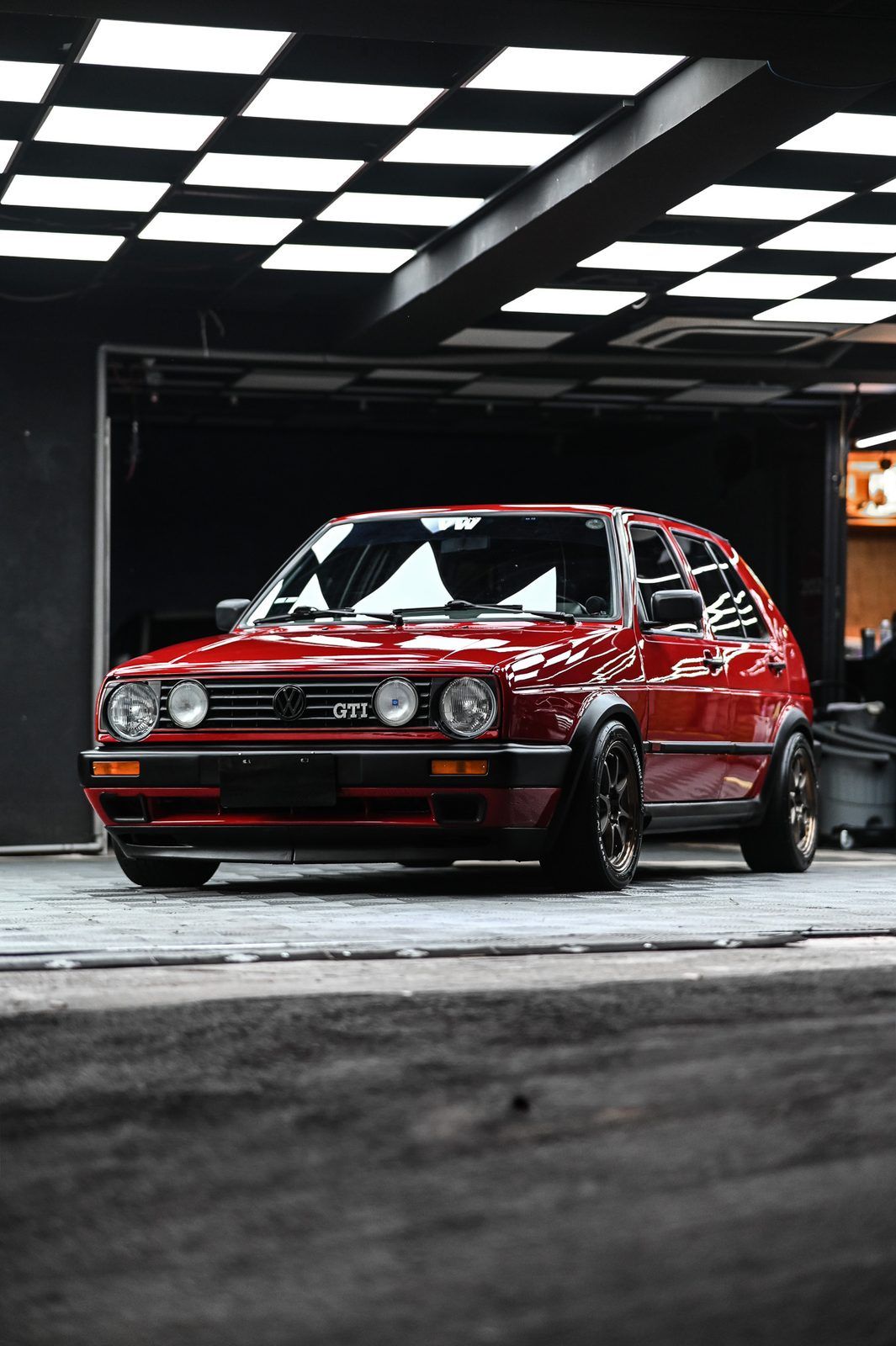 VW Golf GTI 漆面鍍膜完工與細節實拍 第 2 張（共 7 張）——捷匠淡水旗艦店施工實錄