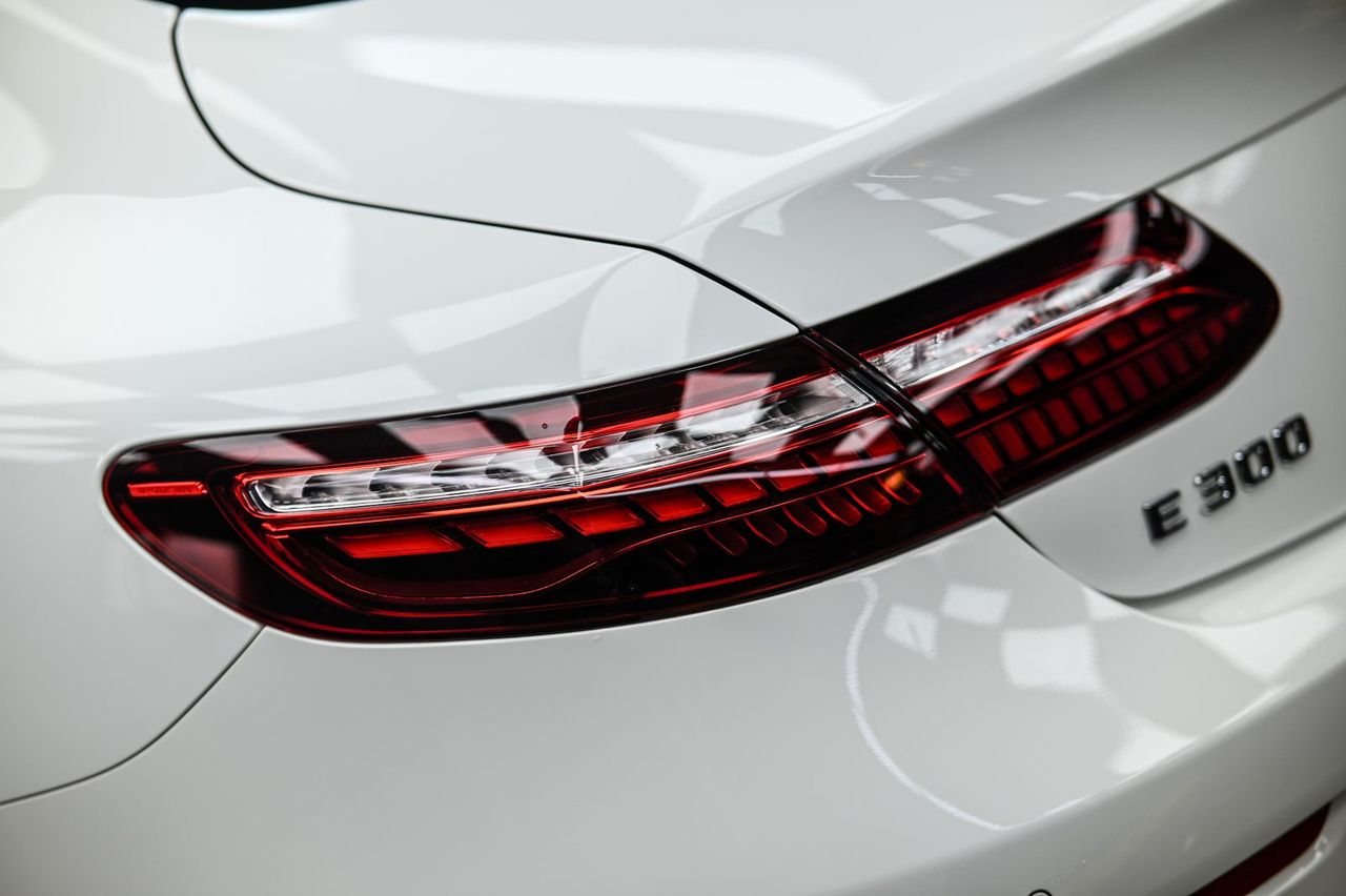 Mercedes-Benz E300 拋光與漆面修復完工與細節實拍 第 5 張（共 7 張）——捷匠施工實錄