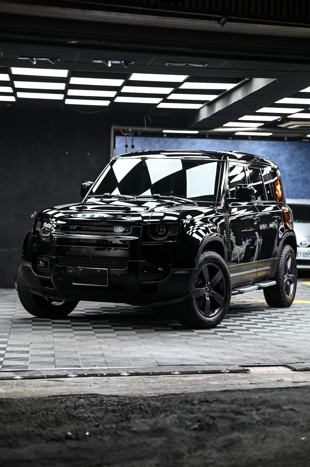 Land Rover Defender 拋光與漆面修復完工與細節實拍 第 1 張（共 7 張）——捷匠施工實錄