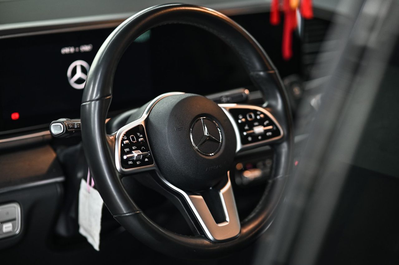Mercedes-Benz GLE 300d 洗車打蠟與內裝美容完工與細節實拍 第 5 張（共 7 張）——捷匠北投店施工實錄