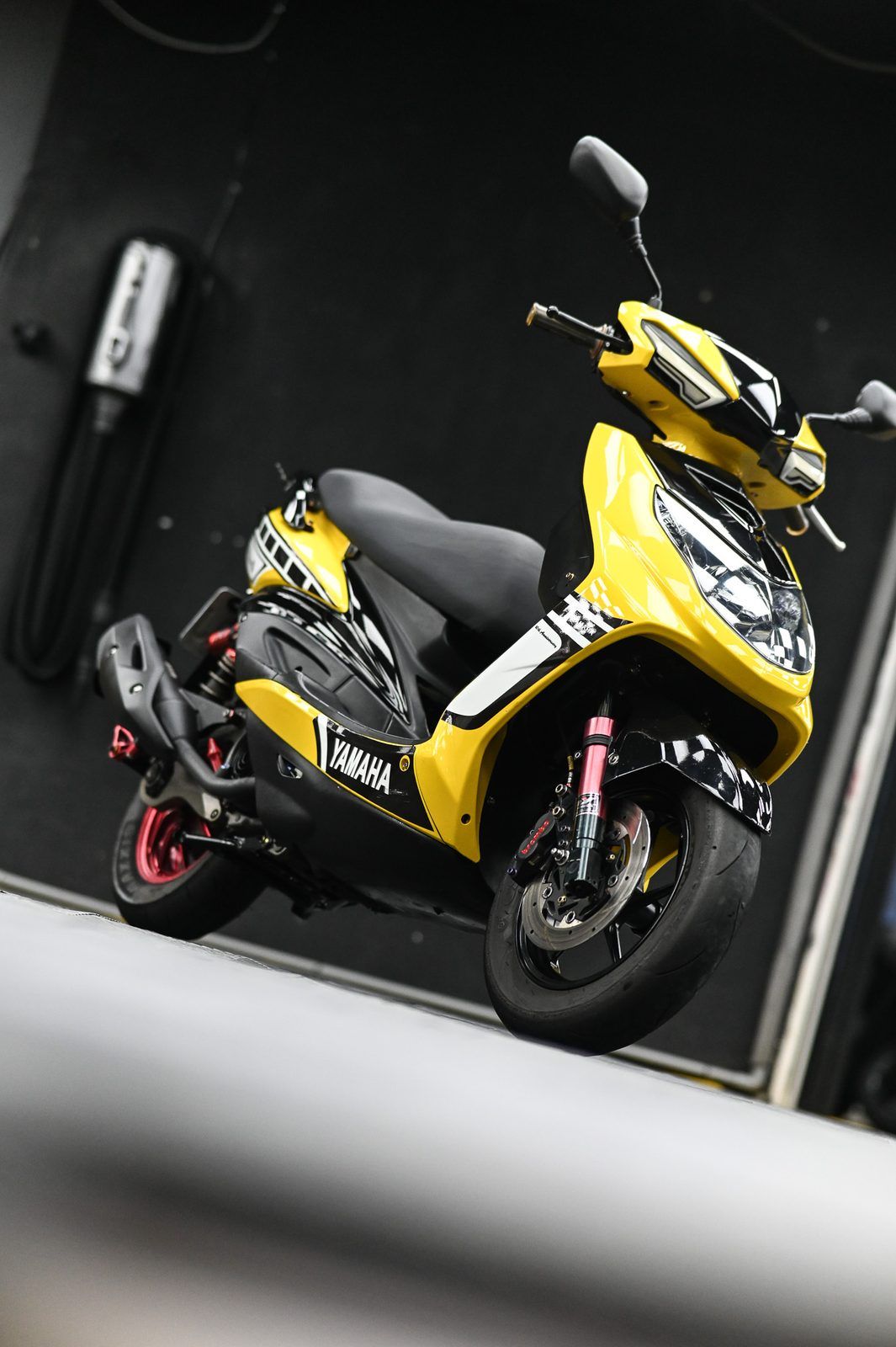 Yamaha 機車美容完工與細節實拍 第 1 張（共 7 張）——捷匠淡水旗艦店施工實錄