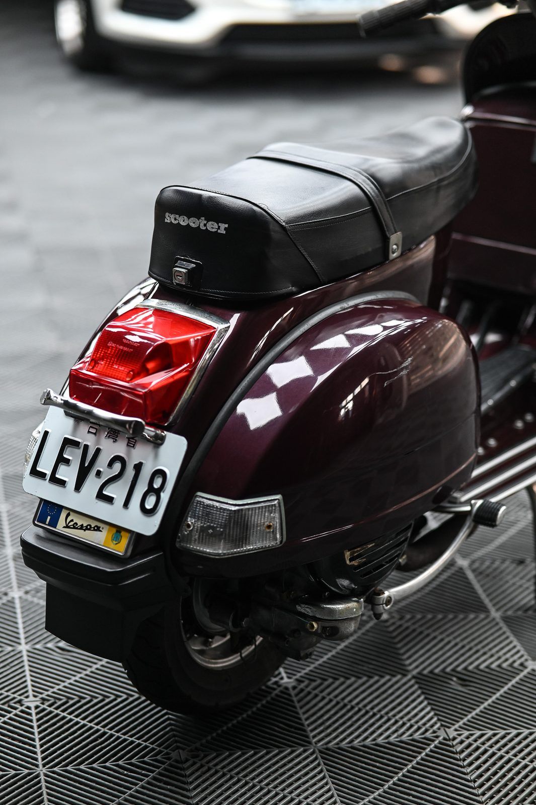 Vespa 機車美容完工與細節實拍 第 3 張（共 7 張）——捷匠施工實錄