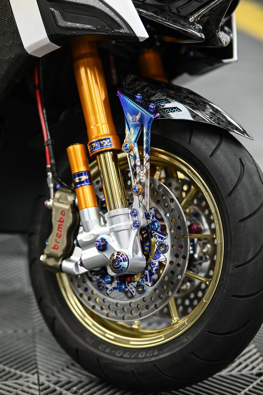 Yamaha 機車美容完工與細節實拍 第 4 張（共 7 張）——捷匠施工實錄