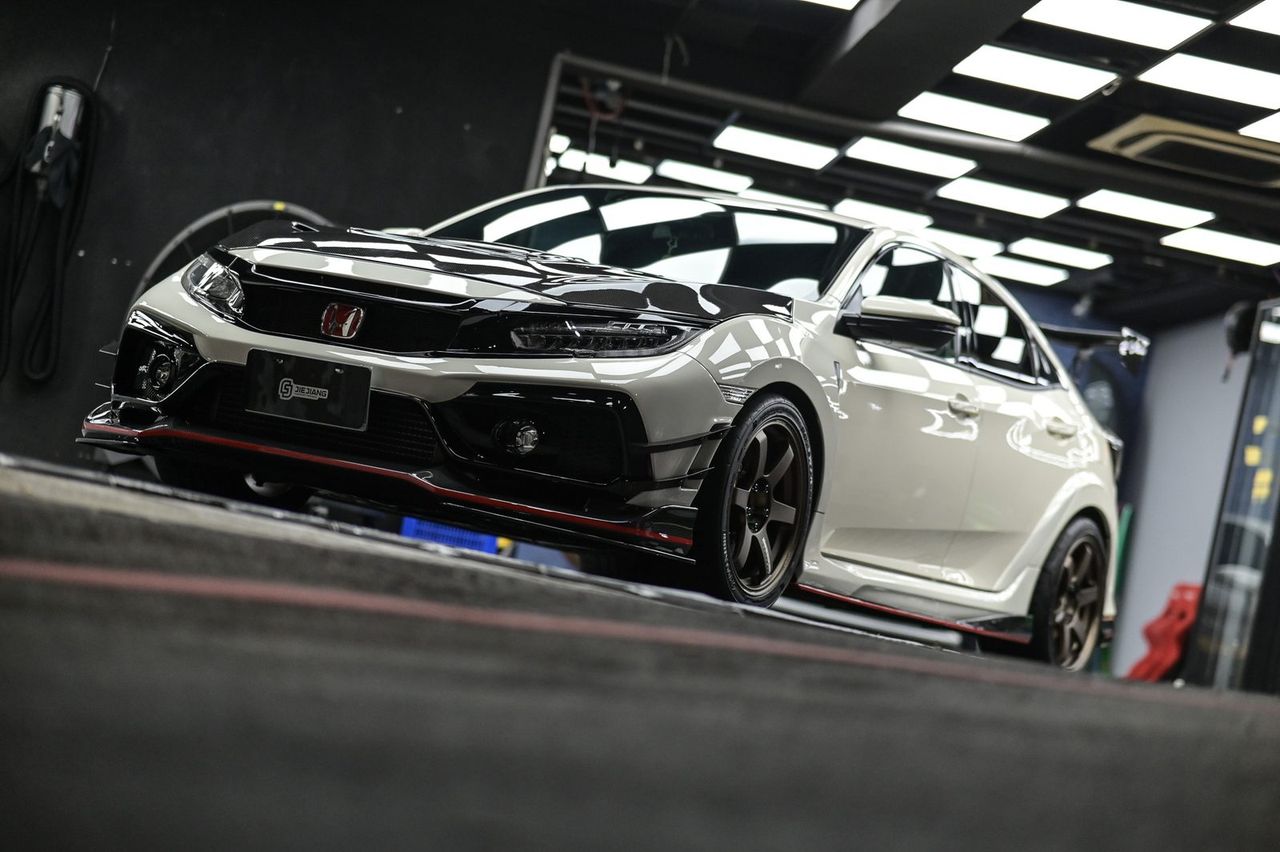 Honda Civic Type R 迎風面犀牛皮完工與細節實拍 第 1 張（共 7 張）——捷匠淡水旗艦店施工實錄