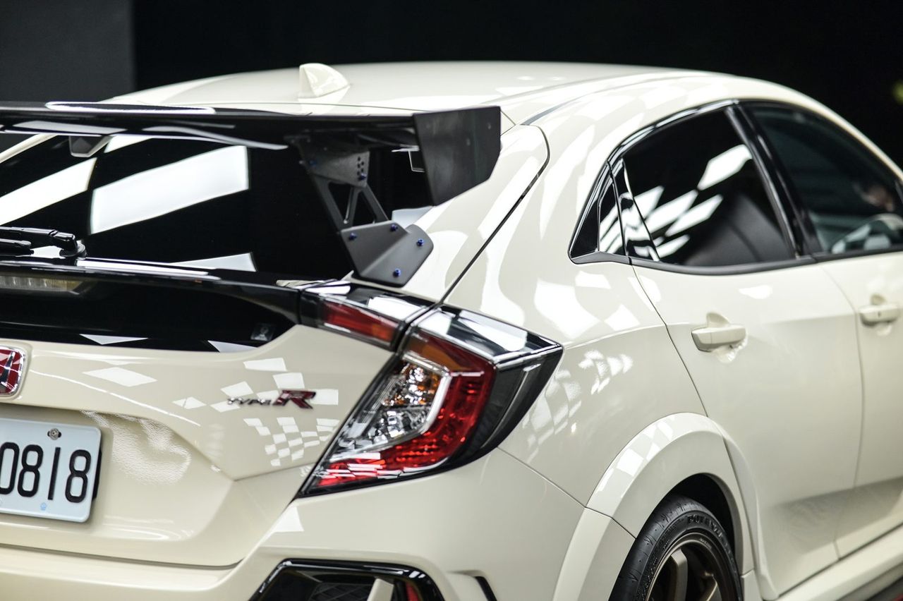 Honda Civic Type R 迎風面犀牛皮完工與細節實拍 第 2 張（共 7 張）——捷匠淡水旗艦店施工實錄