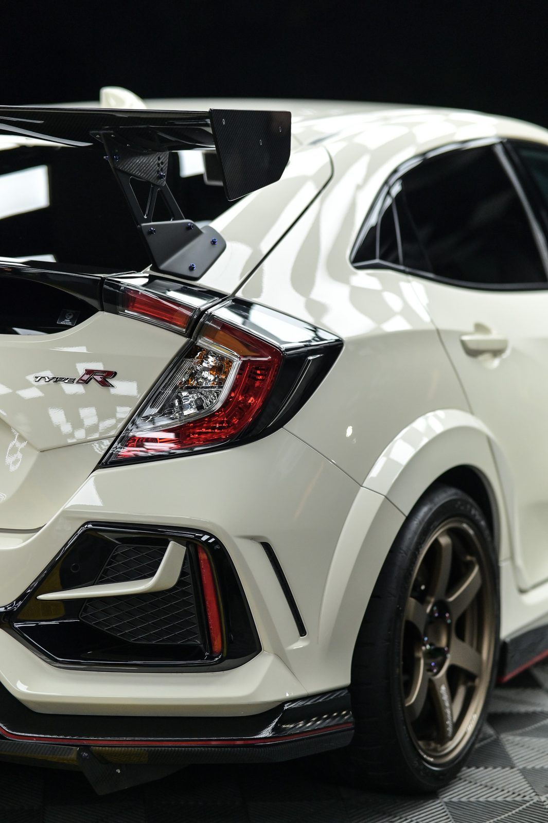 Honda Civic Type R 迎風面犀牛皮完工與細節實拍 第 4 張（共 7 張）——捷匠淡水旗艦店施工實錄