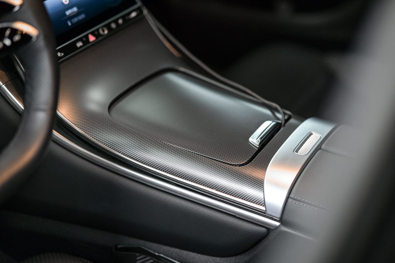 Mercedes-Benz GLC 迎風面犀牛皮完工與細節實拍 第 5 張（共 7 張）——捷匠淡水旗艦店施工實錄