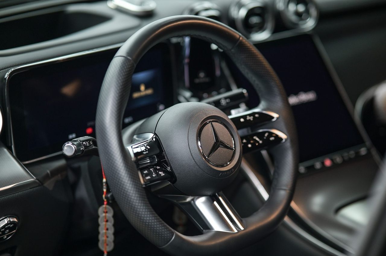 Mercedes-Benz GLC 迎風面犀牛皮完工與細節實拍 第 6 張（共 7 張）——捷匠淡水旗艦店施工實錄
