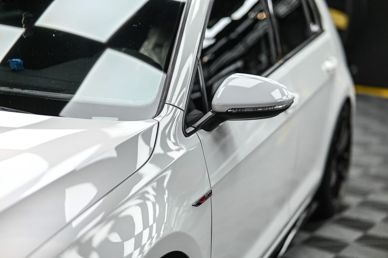 VW Golf GTI 洗車打蠟完工與細節實拍 第 1 張（共 7 張）——捷匠淡水旗艦店施工實錄