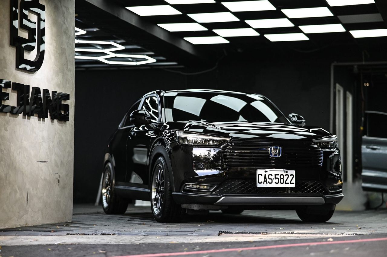 Honda HR-V 洗車打蠟完工與細節實拍 第 1 張（共 7 張）——捷匠施工實錄