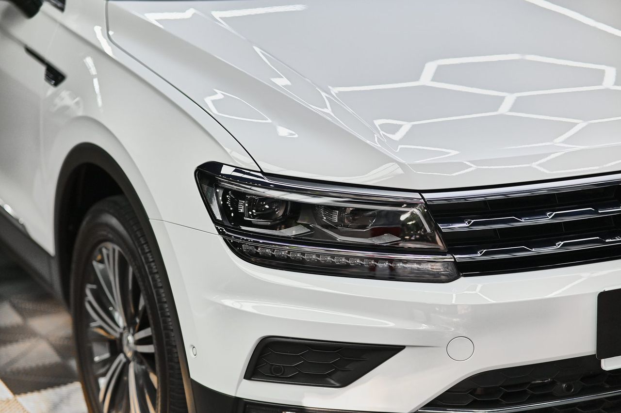 VW Tiguan 漆面鍍膜完工與細節實拍 第 3 張（共 7 張）——捷匠淡水旗艦店施工實錄
