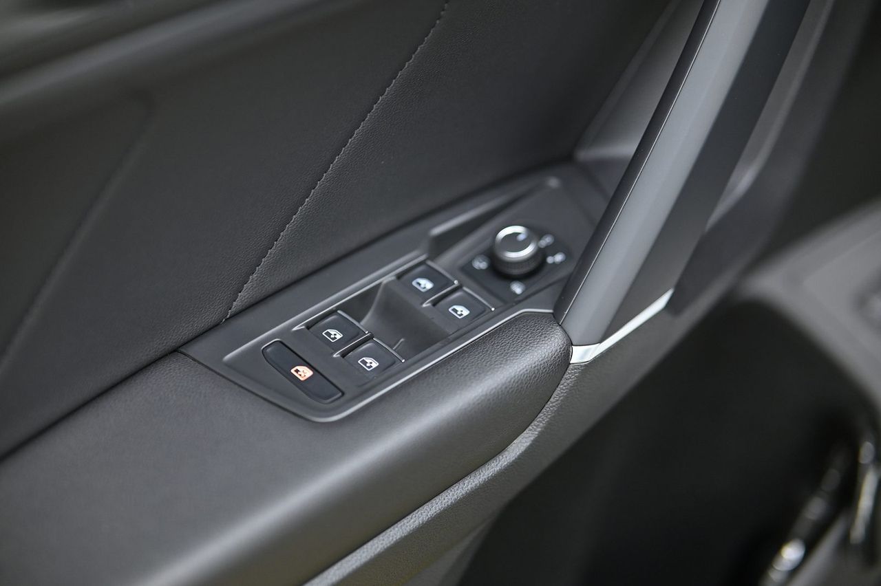 VW Tiguan 漆面鍍膜完工與細節實拍 第 5 張（共 7 張）——捷匠淡水旗艦店施工實錄
