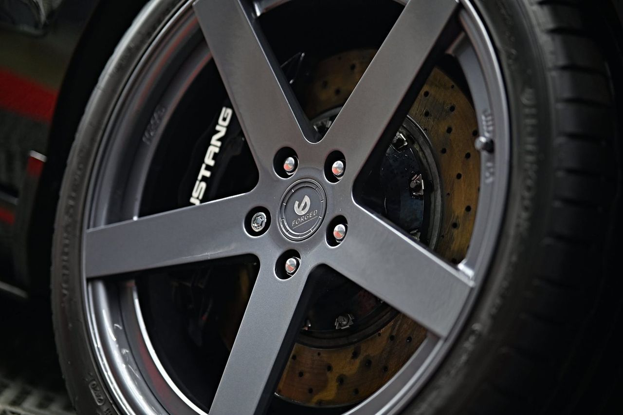 Ford Mustang 漆面鍍膜完工與細節實拍 第 3 張（共 7 張）——捷匠淡水旗艦店施工實錄