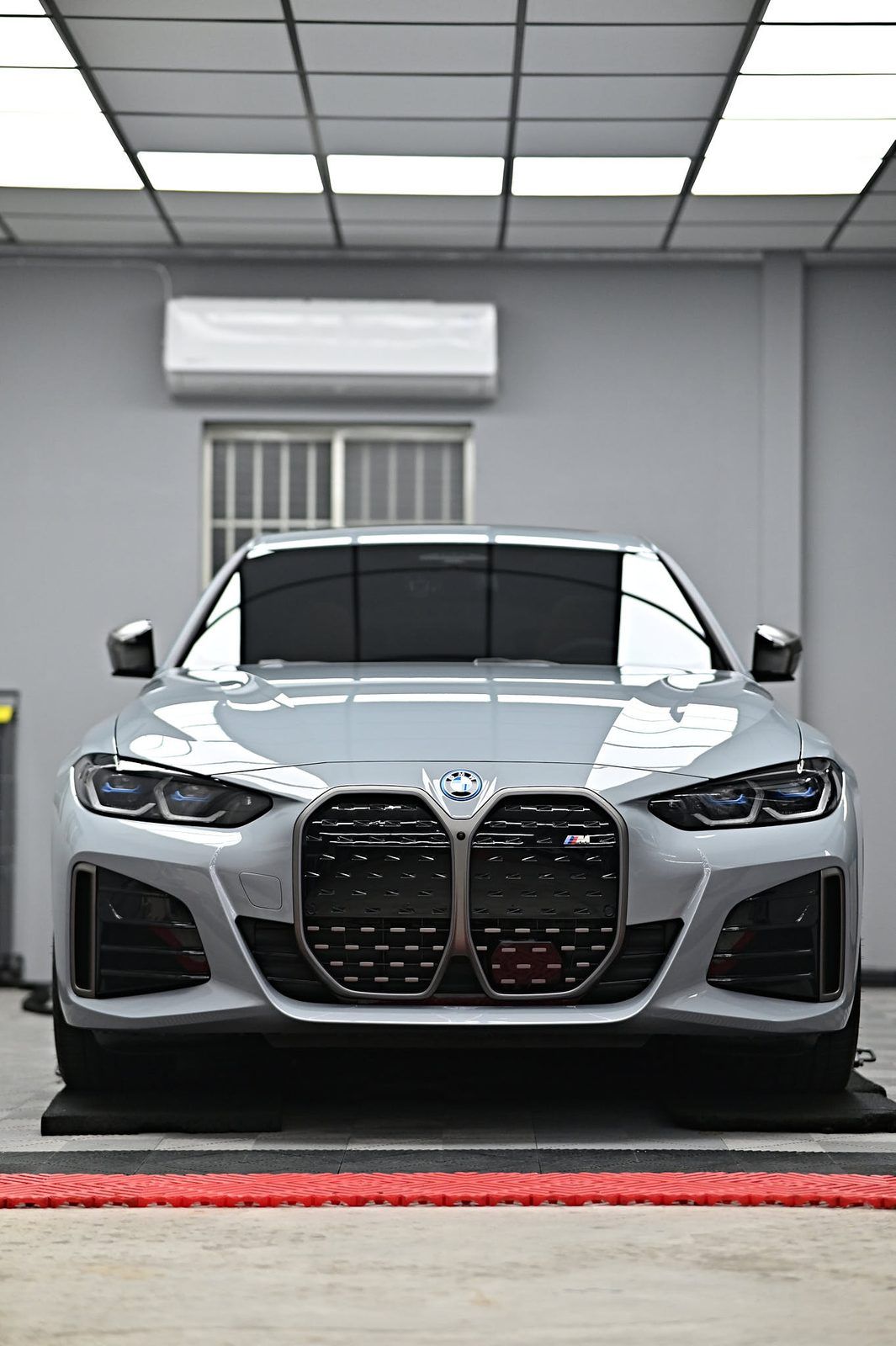 BMW 漆面鍍膜完工與細節實拍 第 1 張（共 7 張）——捷匠淡水旗艦店施工實錄